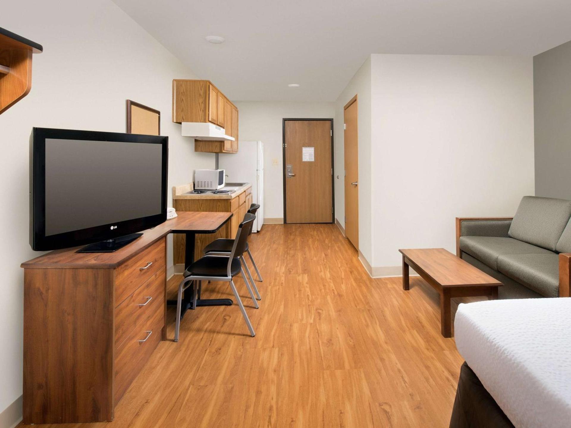 WoodSpring Suites Bentonville photo 11