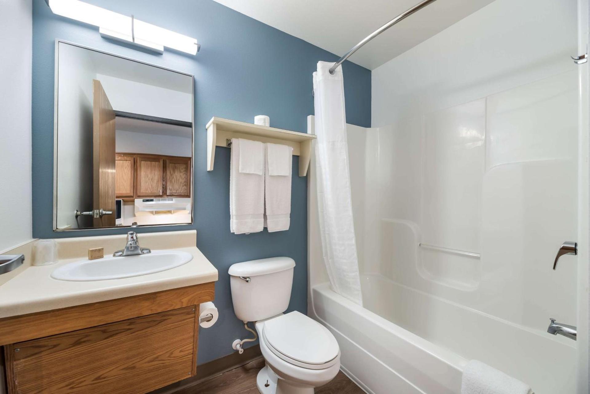 WoodSpring Suites Bentonville photo 14