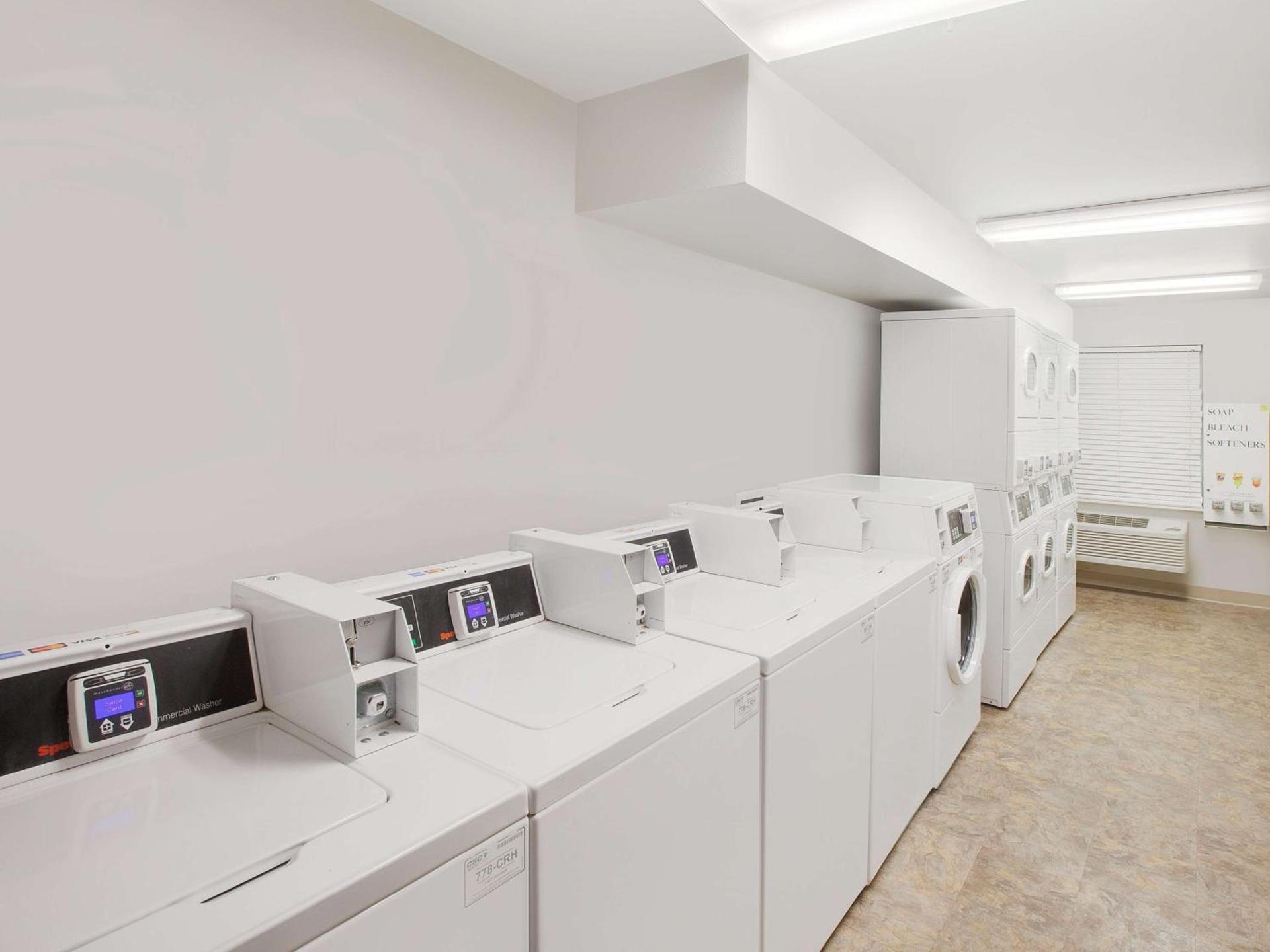 WoodSpring Suites Bentonville photo 16