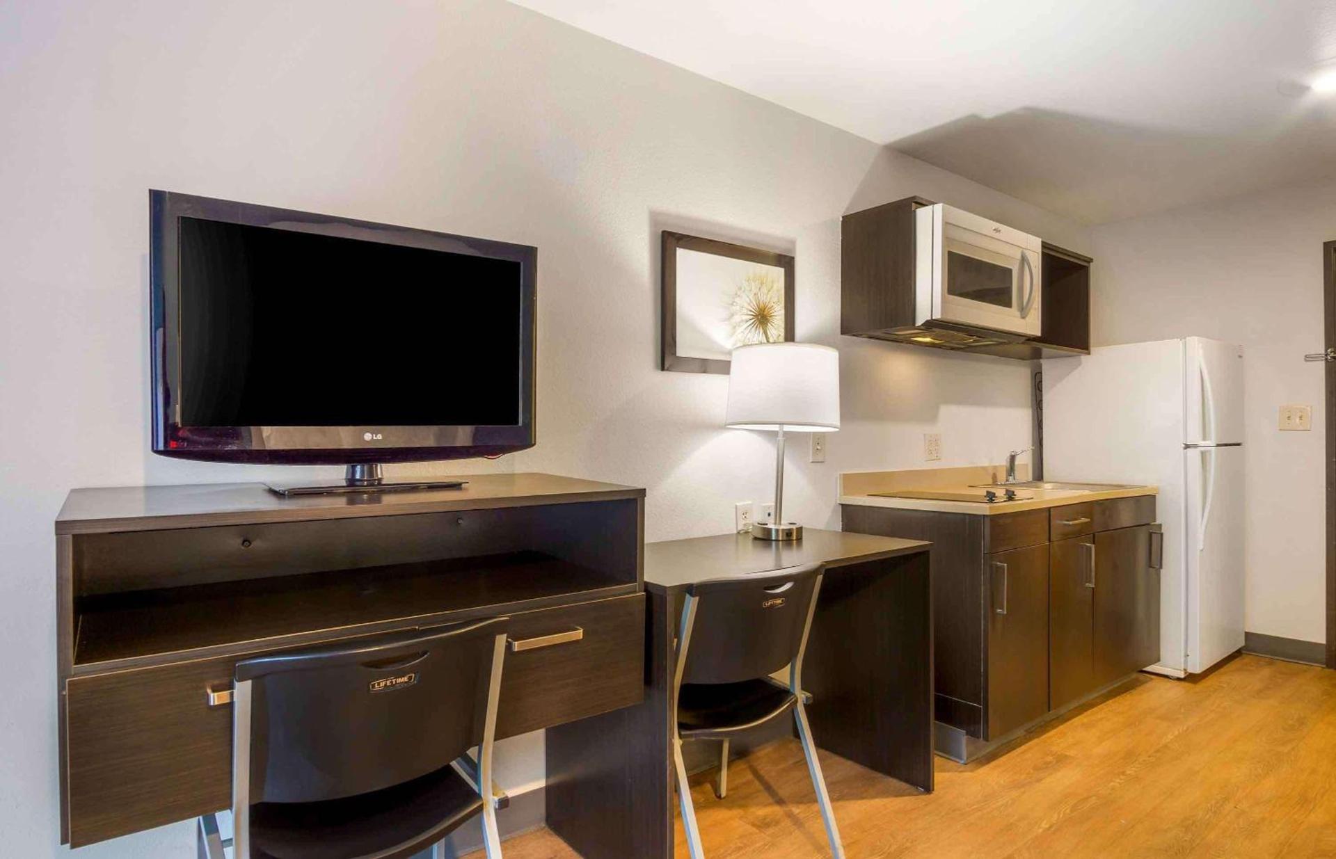 Extended Stay America Select Suites - Charleston - Ashley Phosphate Rd photo 12