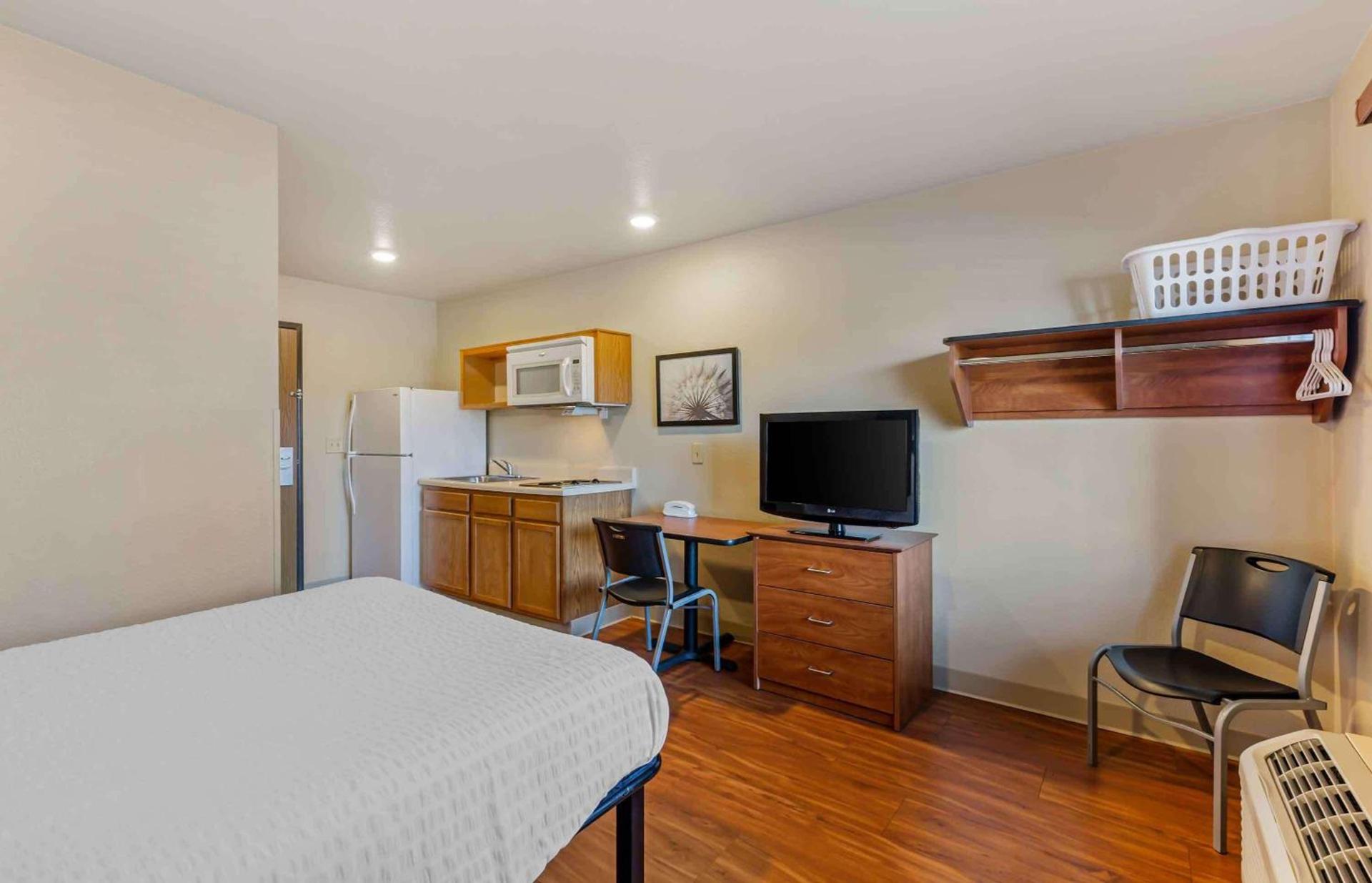 Extended Stay America Select Suites - Cleveland - Mentor photo 9