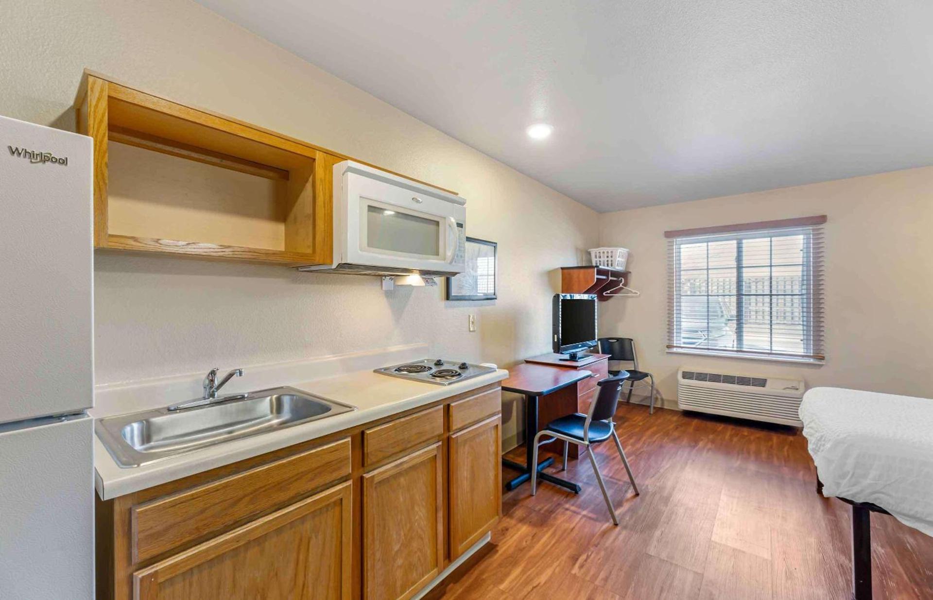 Extended Stay America Select Suites - Cleveland - Mentor photo 10