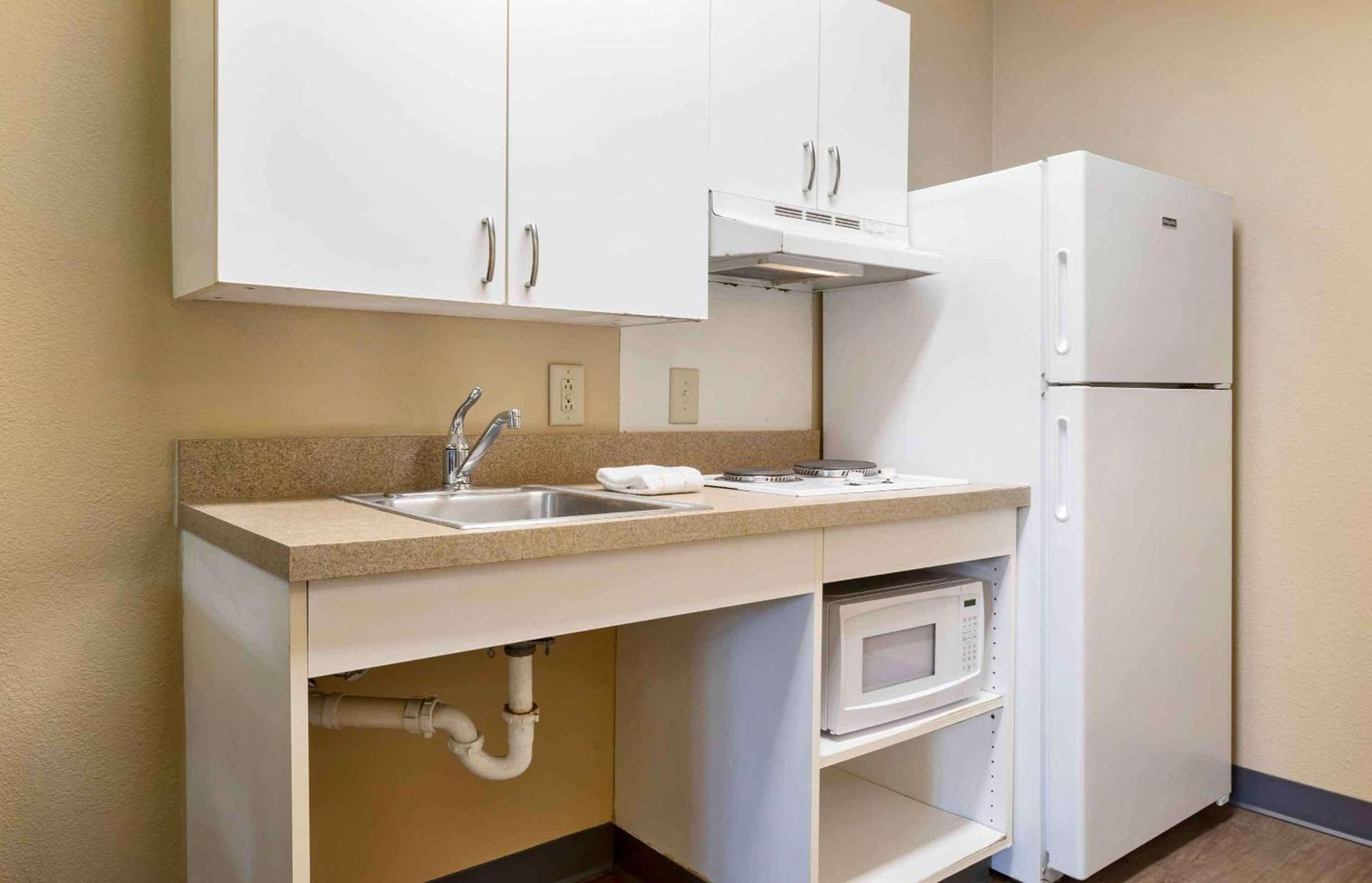 Extended Stay America Select Suites - Columbia - Ft Jackson photo 11