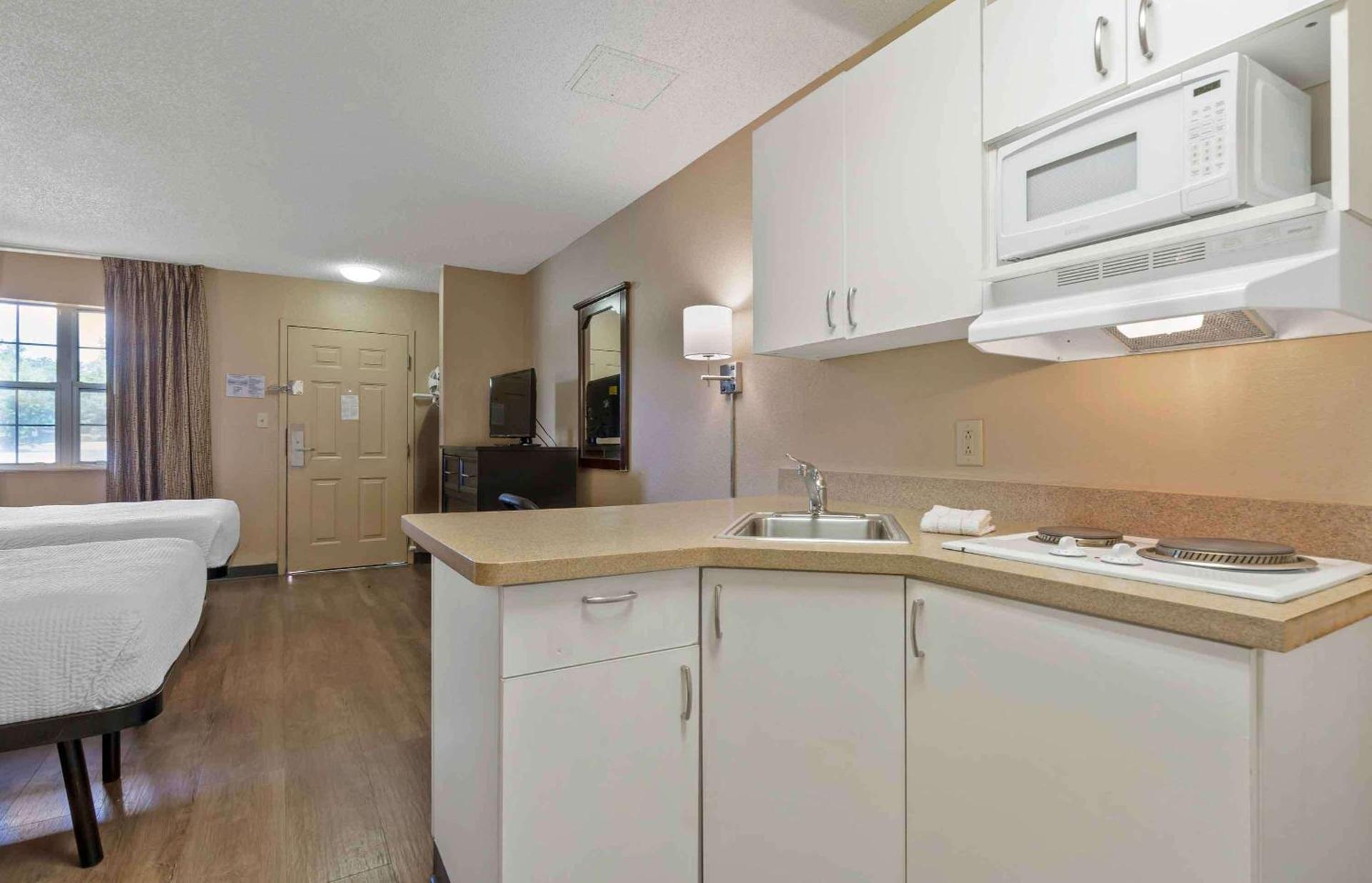 Extended Stay America Select Suites - Columbia - Ft Jackson photo 18