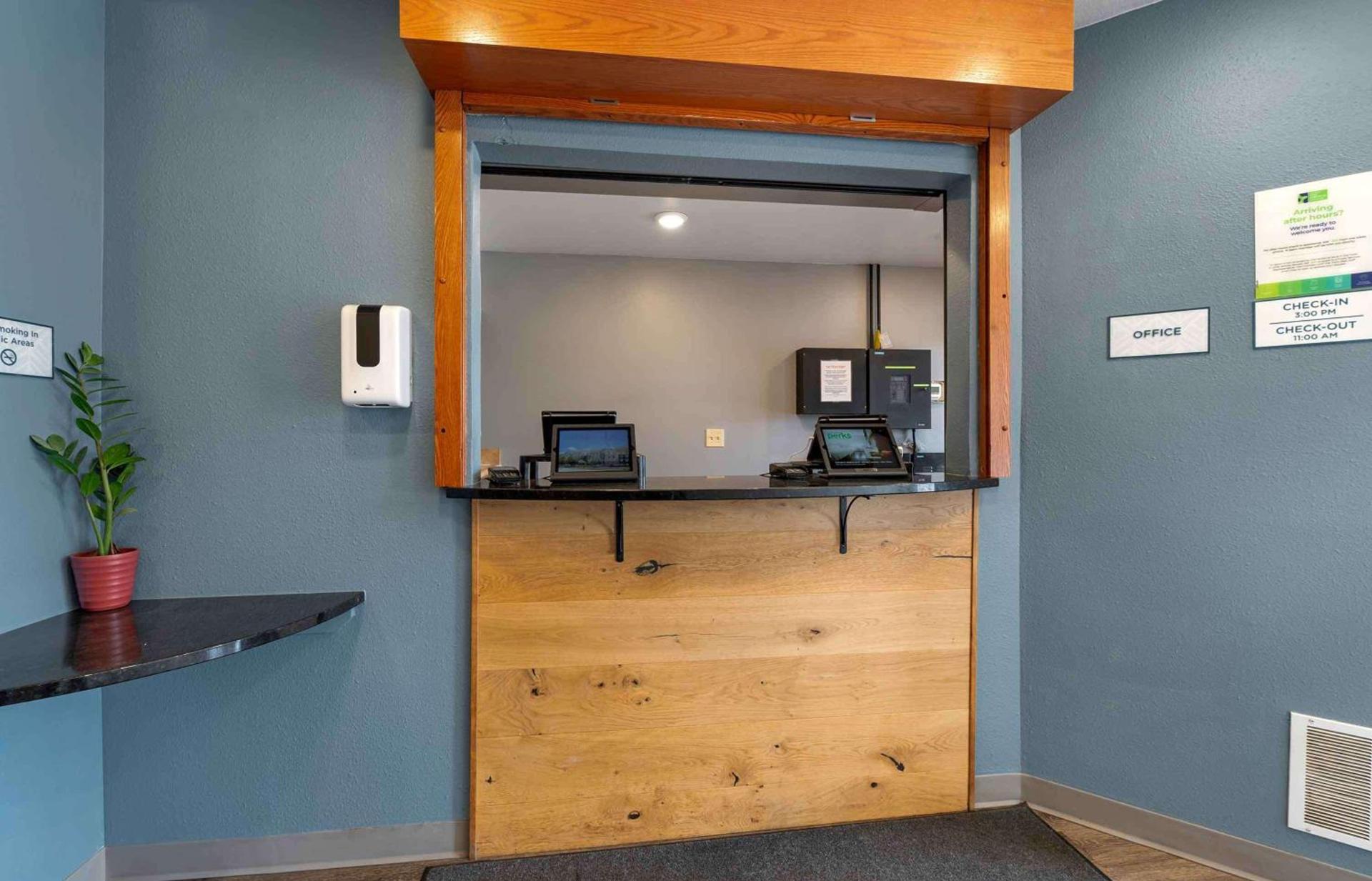 Studio 6 Extended Stay Cincinnati Sharonville OH photo 5