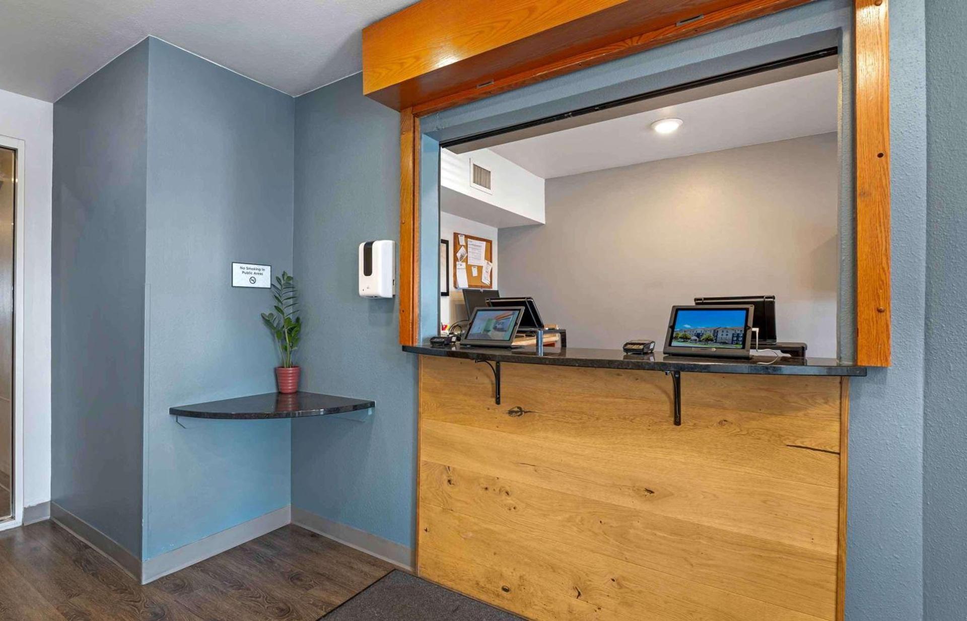 Studio 6 Extended Stay Cincinnati Sharonville OH photo 6