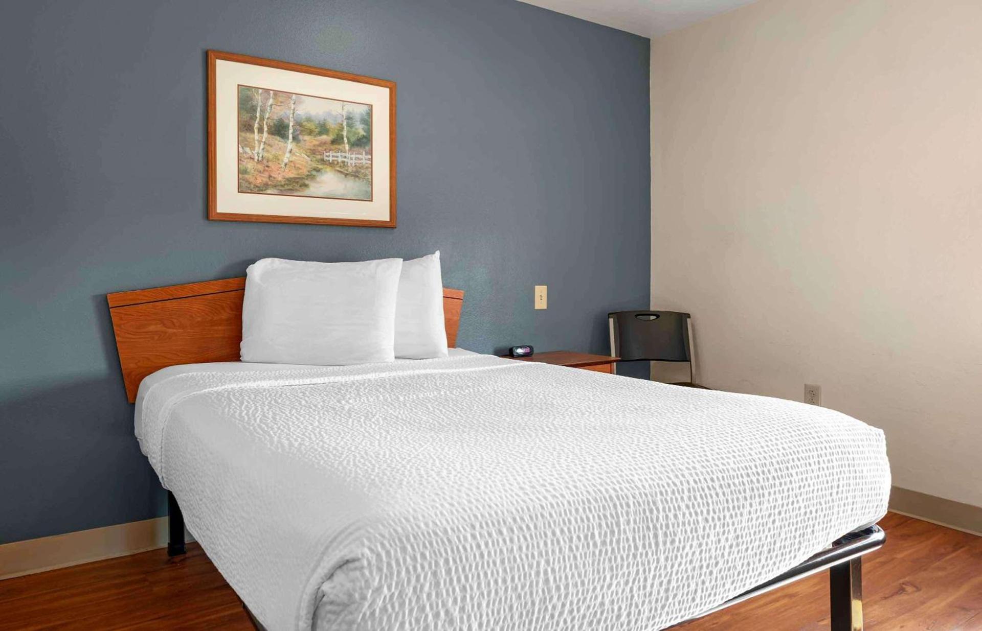 Studio 6 Extended Stay Cincinnati Sharonville OH photo 8