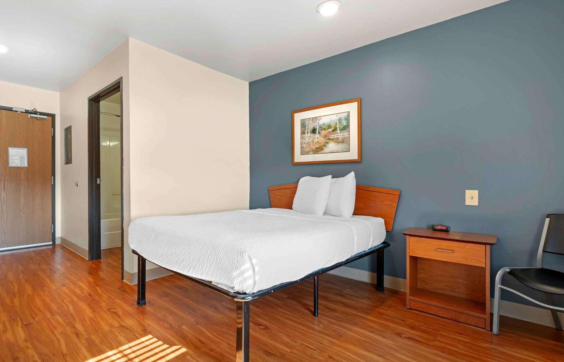 Studio 6 Extended Stay Cincinnati Sharonville OH photo 9