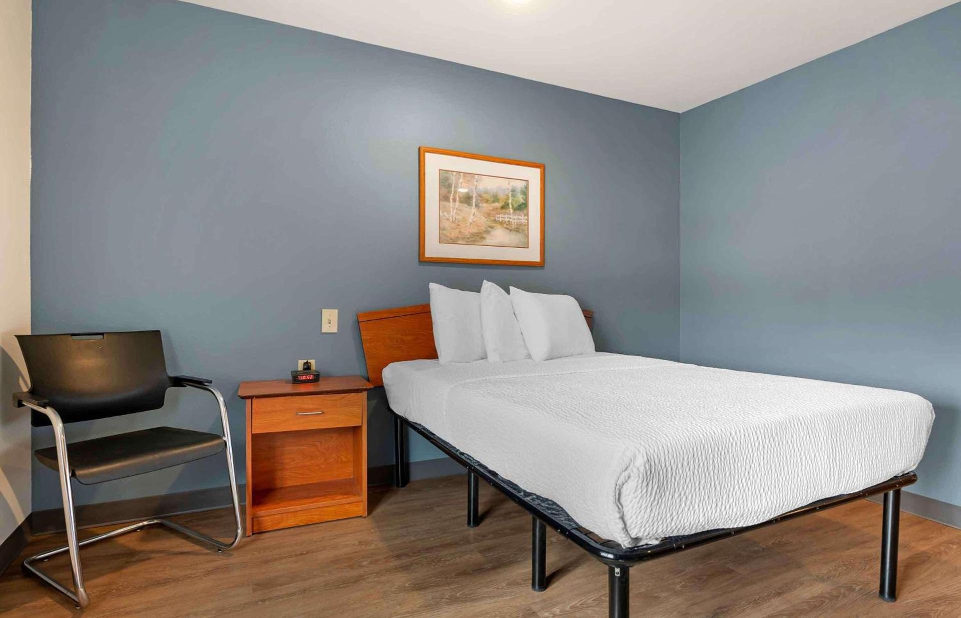 Studio 6 Extended Stay Cincinnati Sharonville OH photo 13