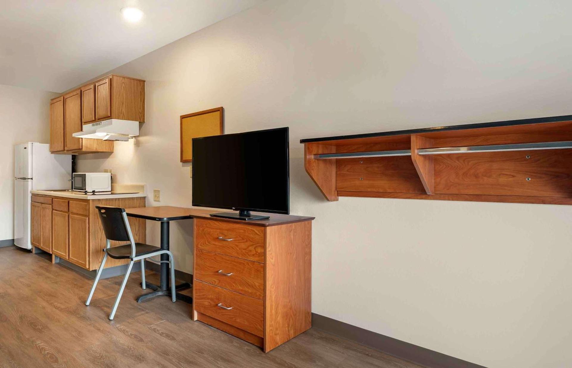 Studio 6 Extended Stay Cincinnati Sharonville OH photo 14