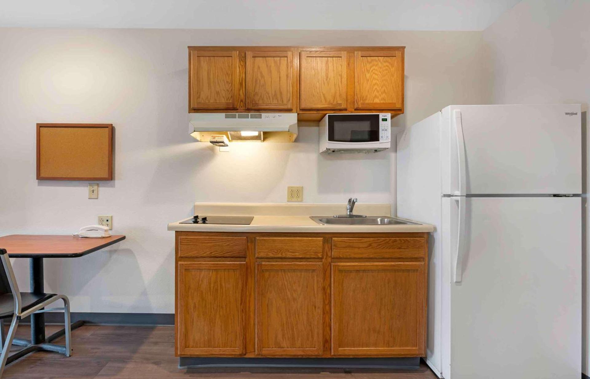 Studio 6 Extended Stay Cincinnati Sharonville OH photo 19