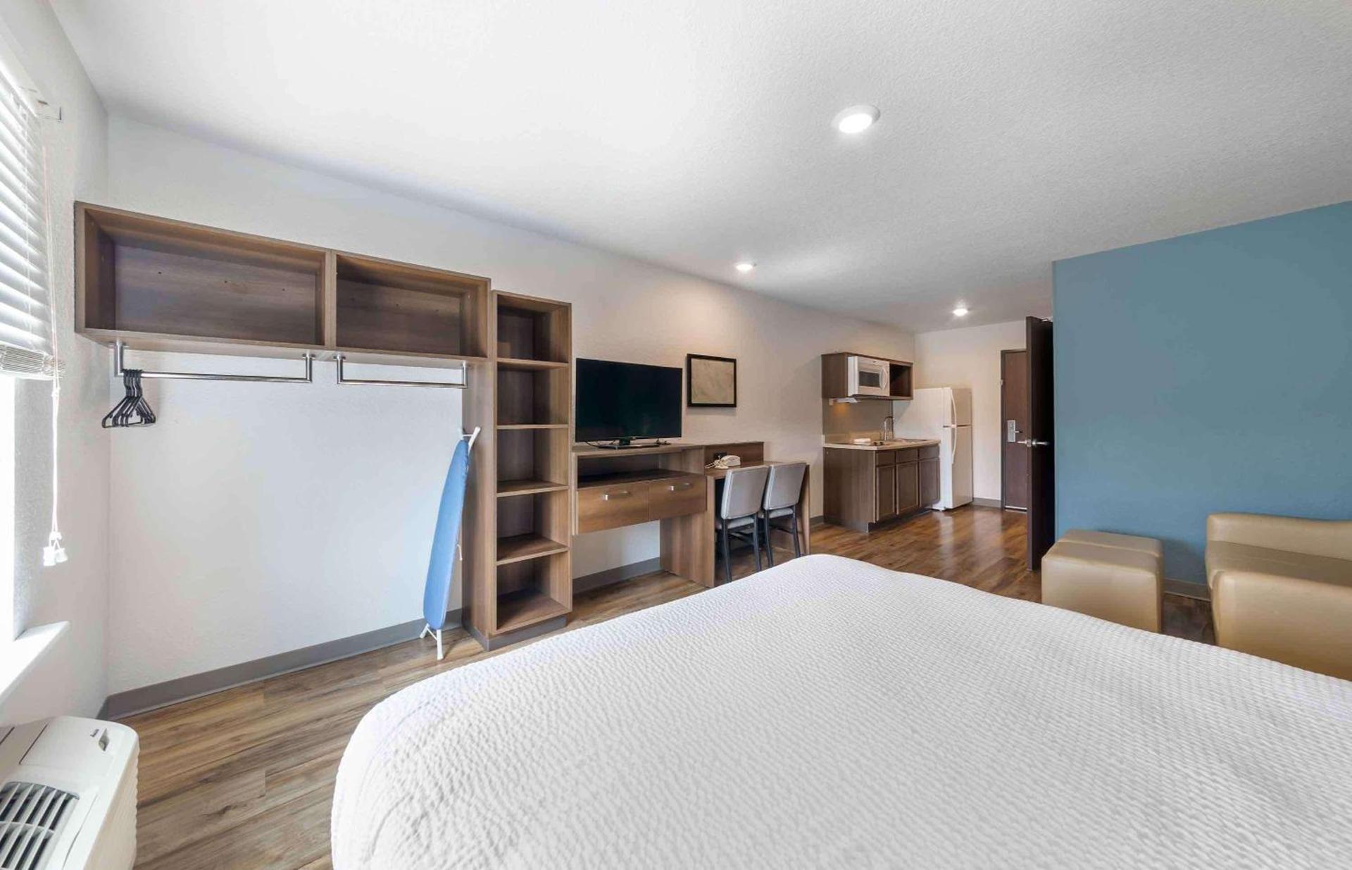 Extended Stay America Select Suites - Deerfield Beach photo 9