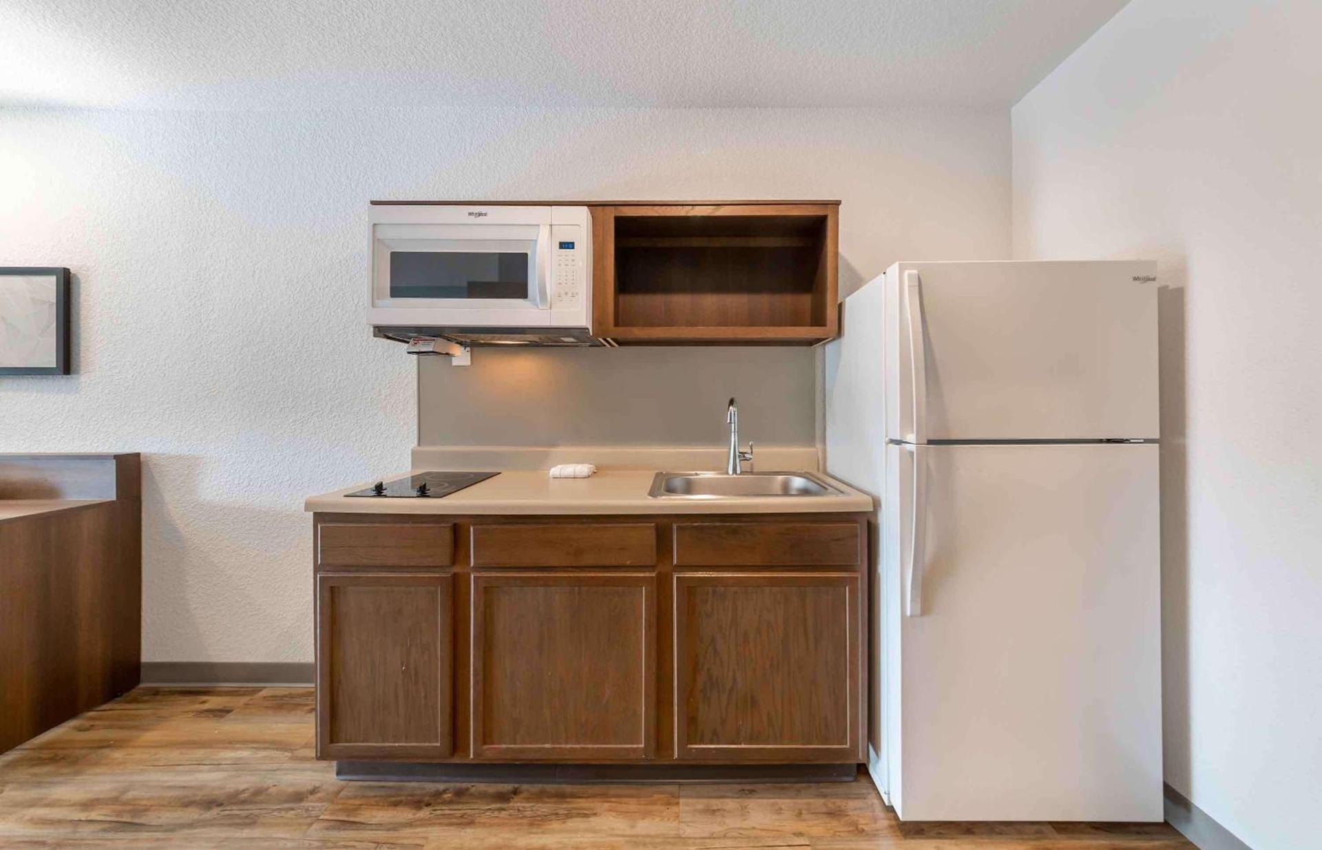 Extended Stay America Select Suites - Deerfield Beach photo 12