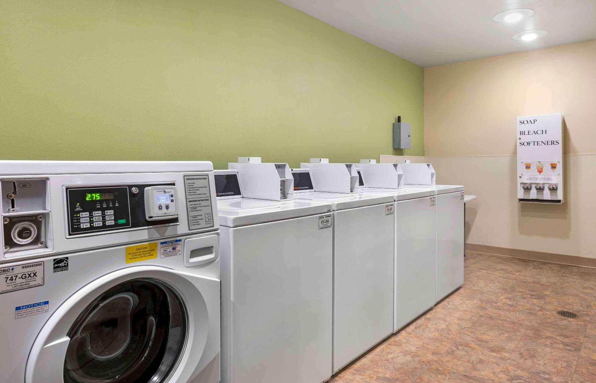 Studio 6 Extended Stay Cincinnati Sharonville OH photo 29