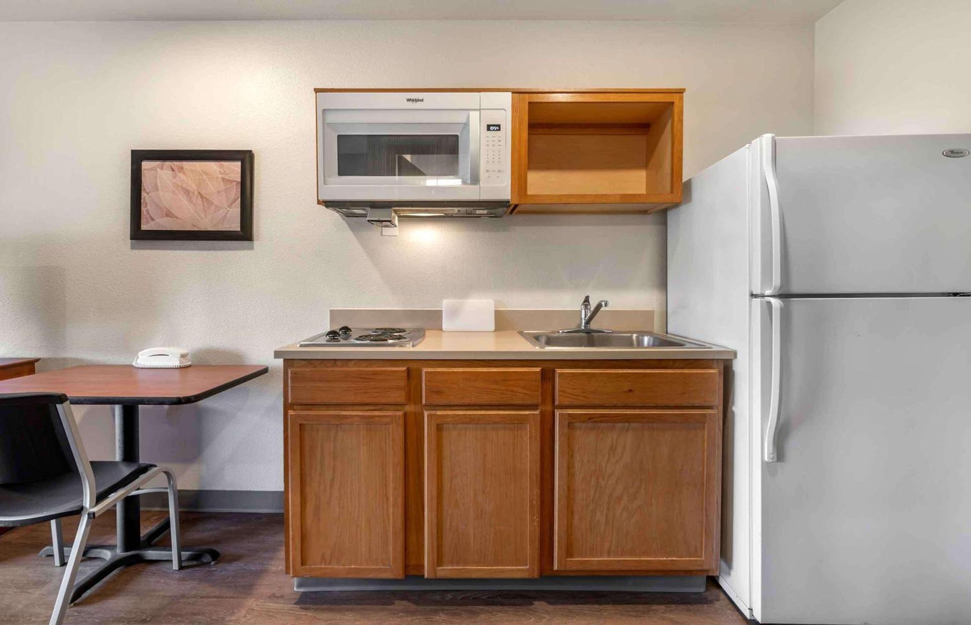 Extended Stay America Select Suites - Indianapolis - West photo 12