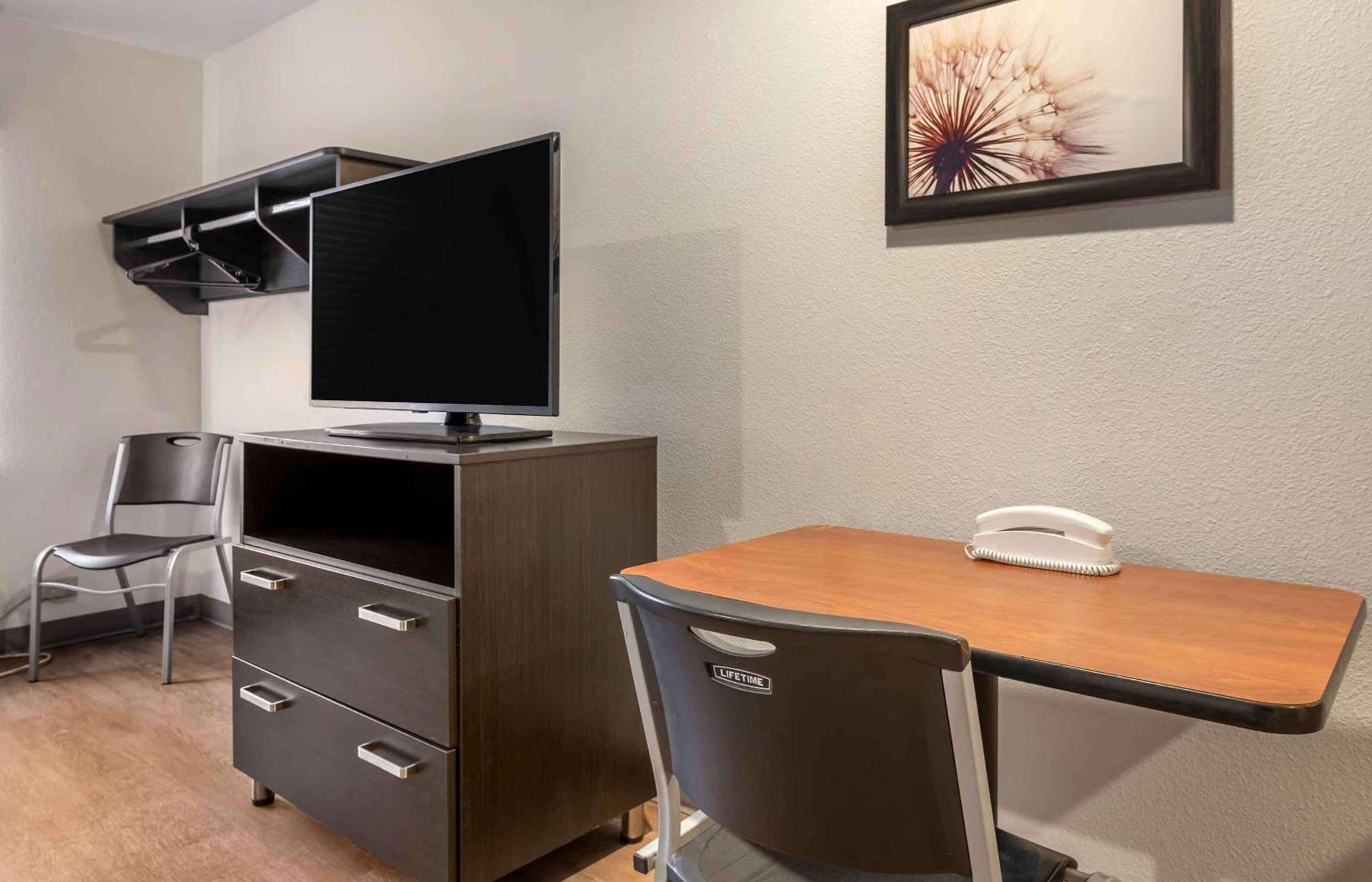 Extended Stay America Select Suites - Indianapolis - West photo 19