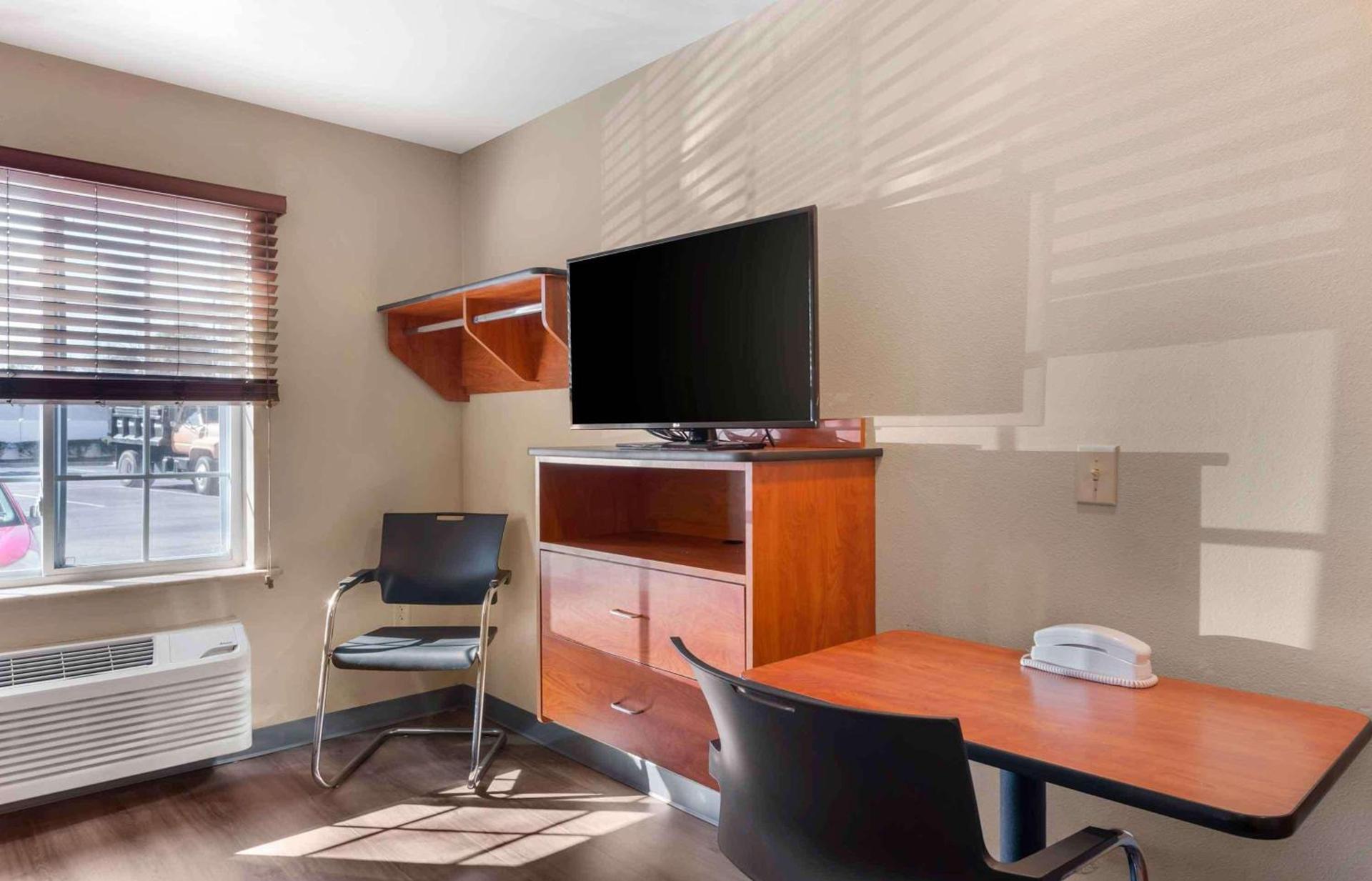 Extended Stay America Select Suites - Jacksonville - North photo 13