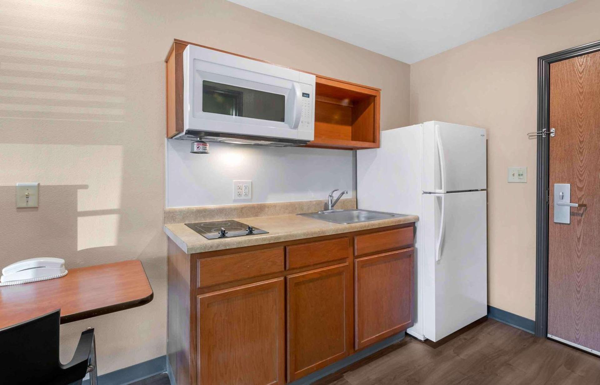 Extended Stay America Select Suites - Jacksonville - North photo 14