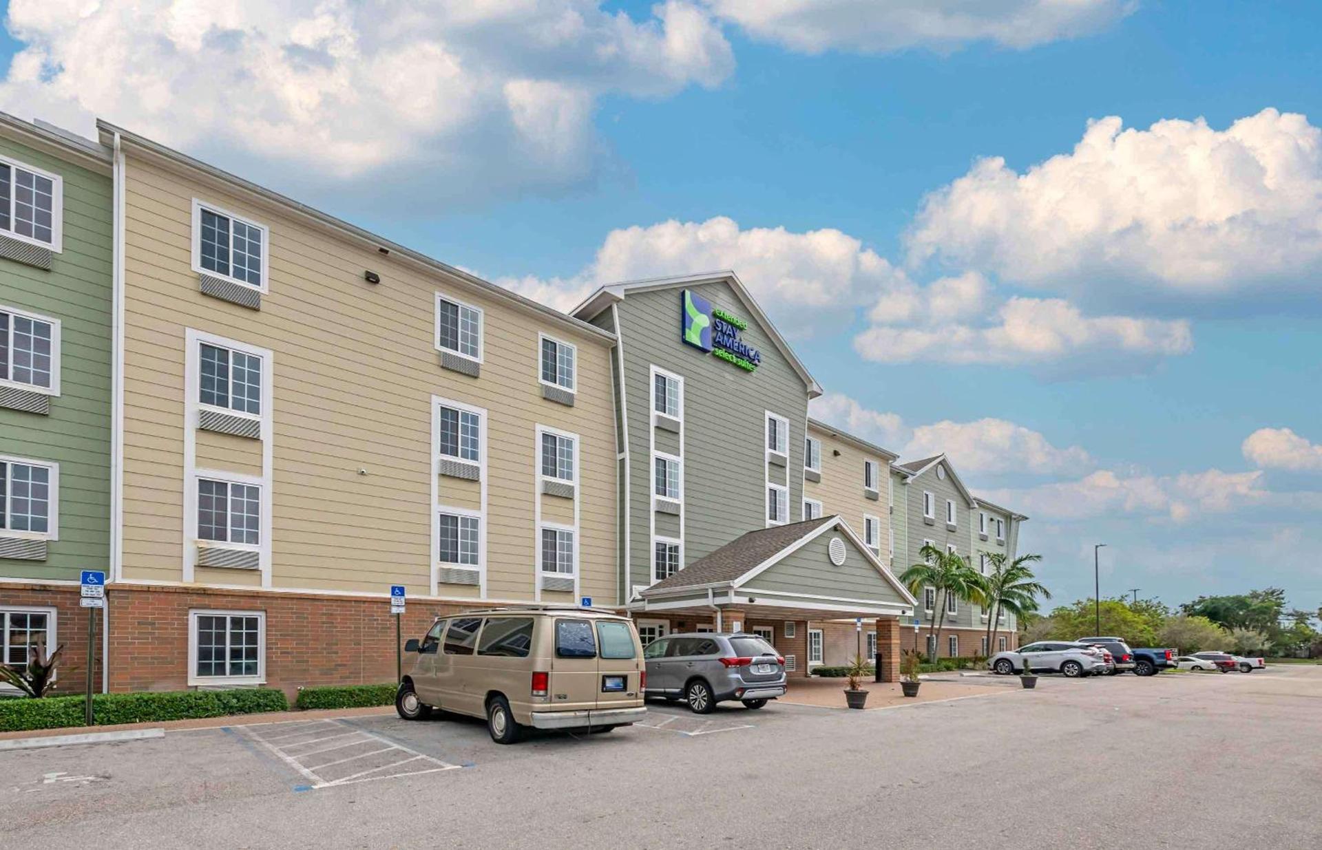 Extended Stay America Select Suites - Lake Worth photo 2
