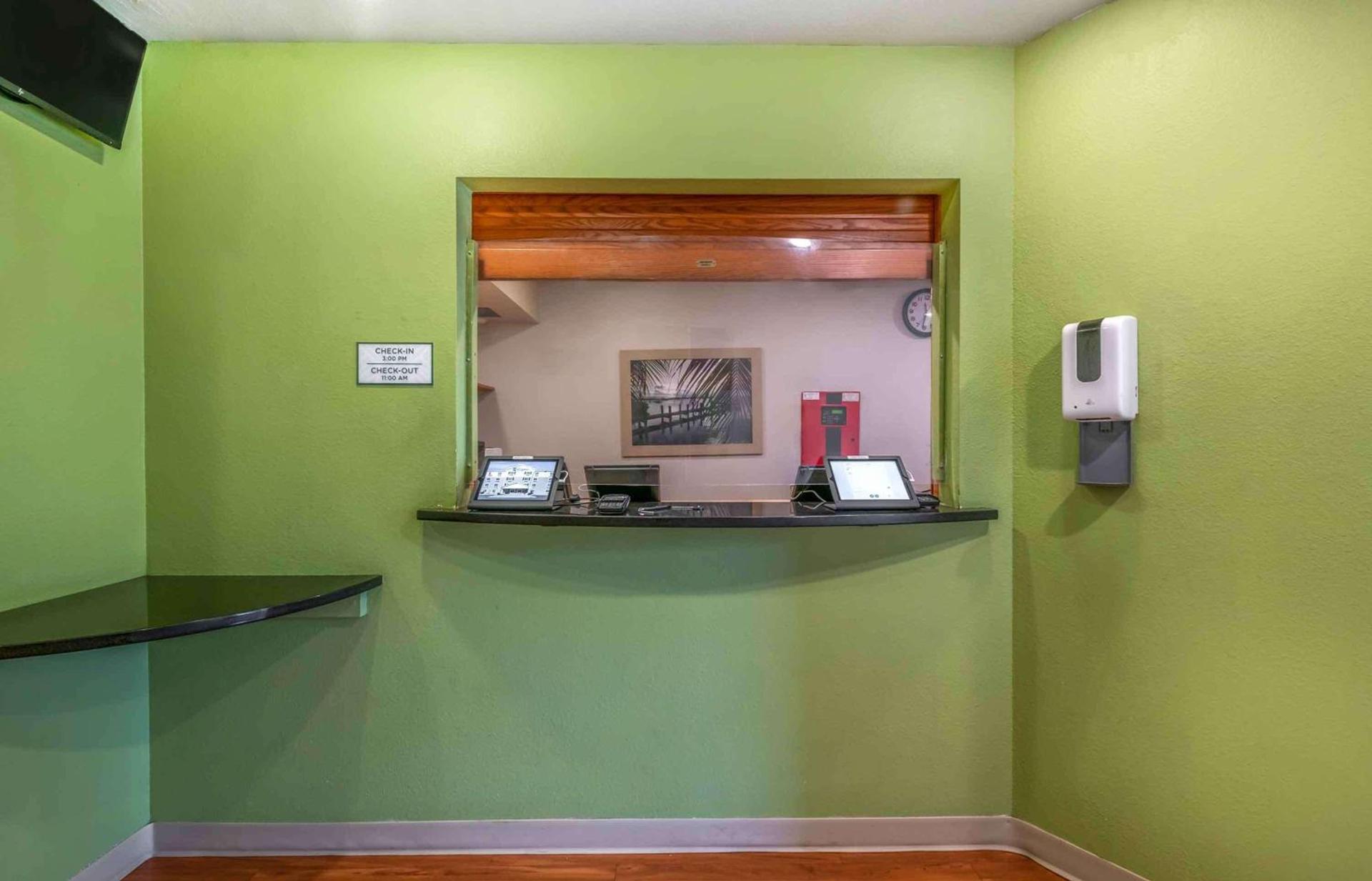 Extended Stay America Select Suites - Lake Worth photo 5