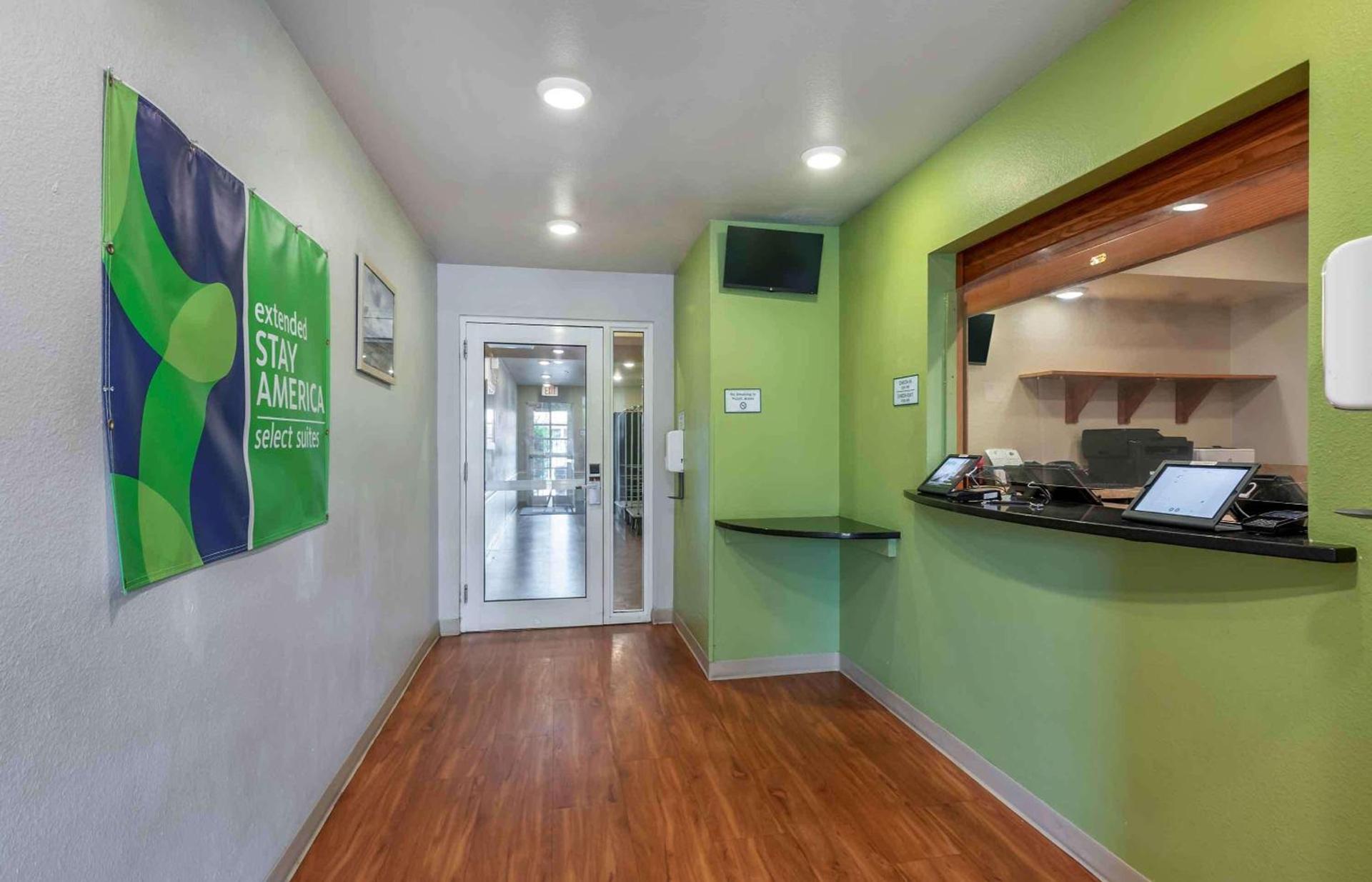 Extended Stay America Select Suites - Lake Worth photo 7