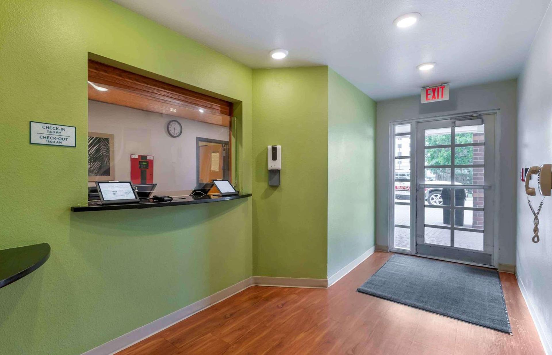 Extended Stay America Select Suites - Lake Worth photo 6