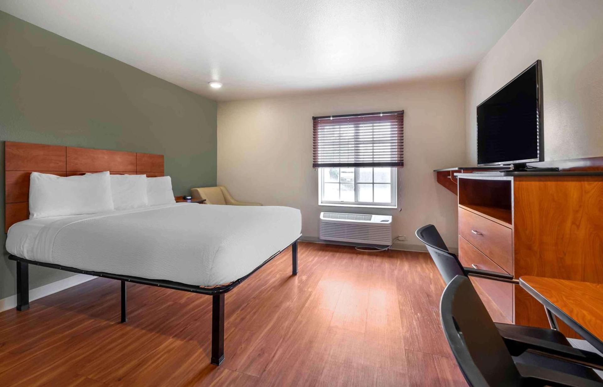 Extended Stay America Select Suites - Lake Worth photo 13