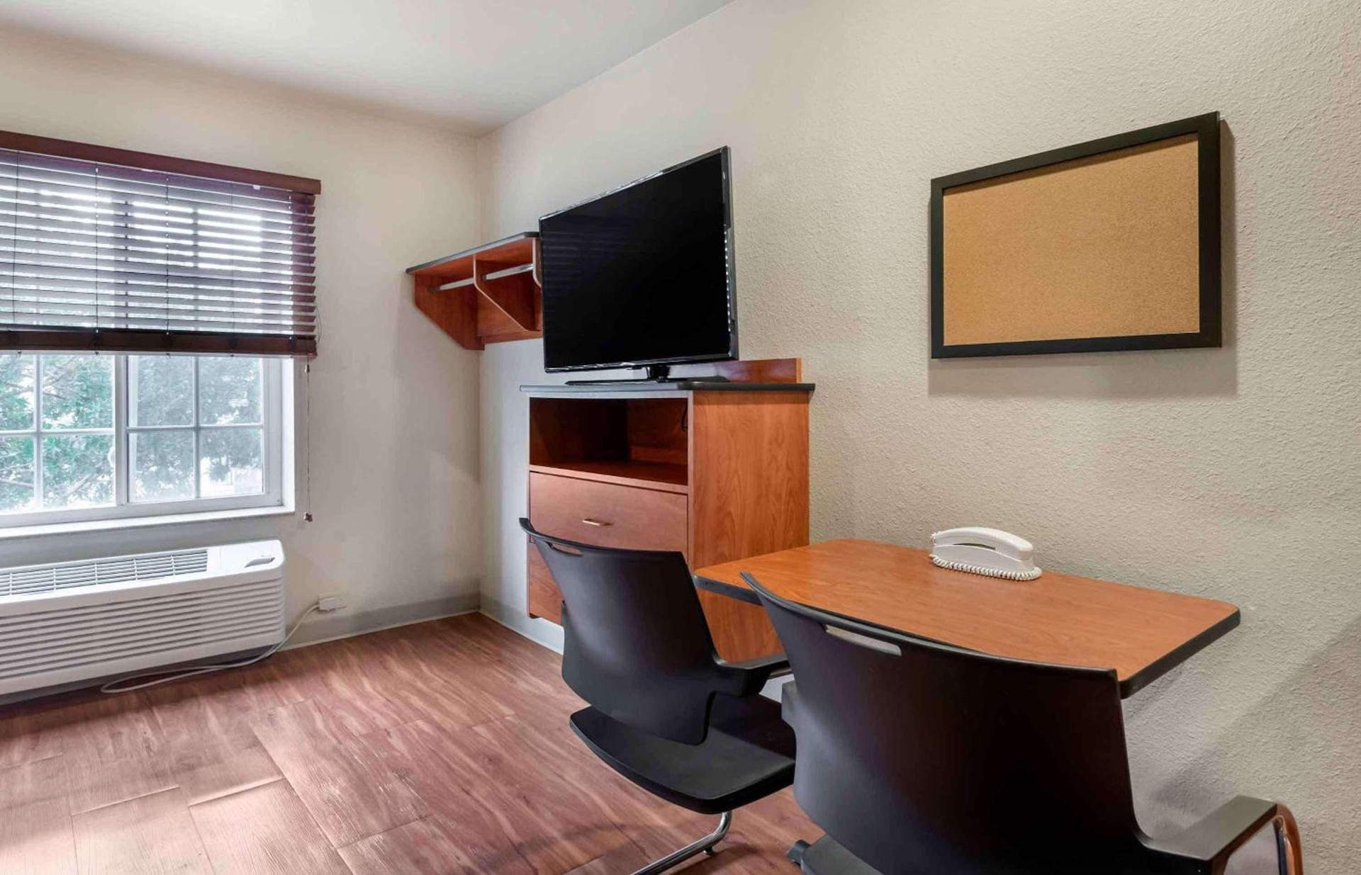 Extended Stay America Select Suites - Lake Worth photo 15