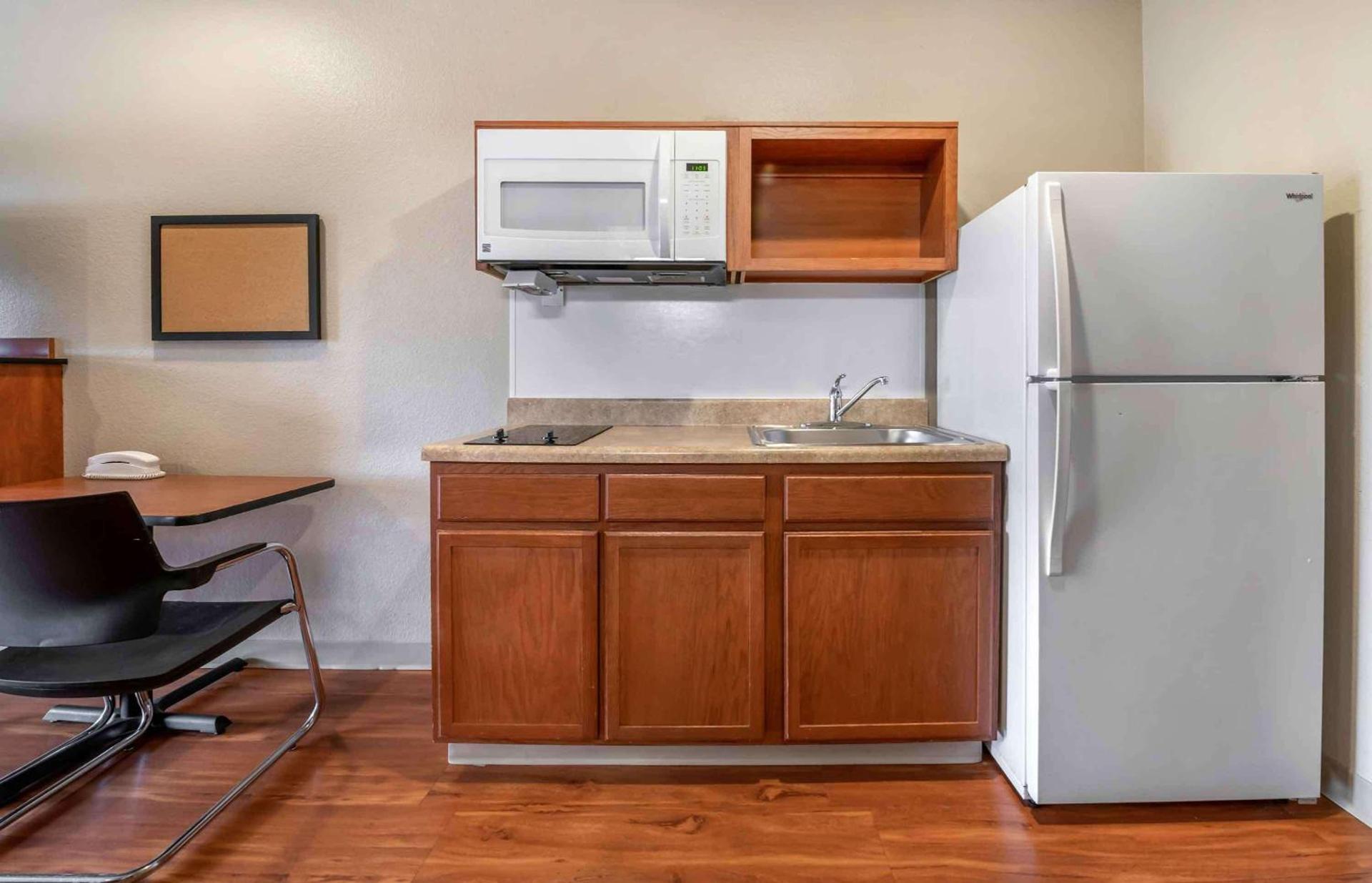 Extended Stay America Select Suites - Lake Worth photo 24