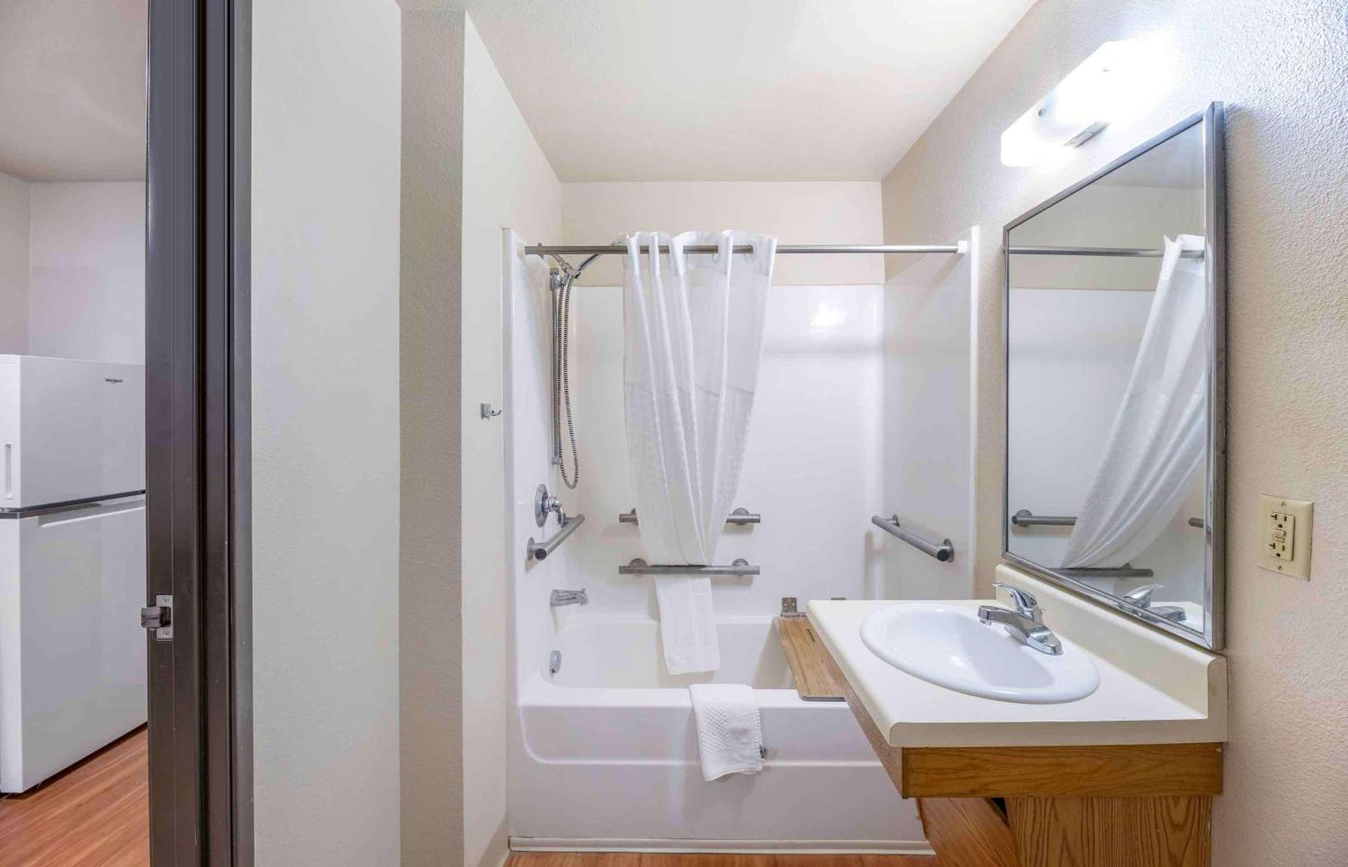 Extended Stay America Select Suites - Lubbock - South photo 21