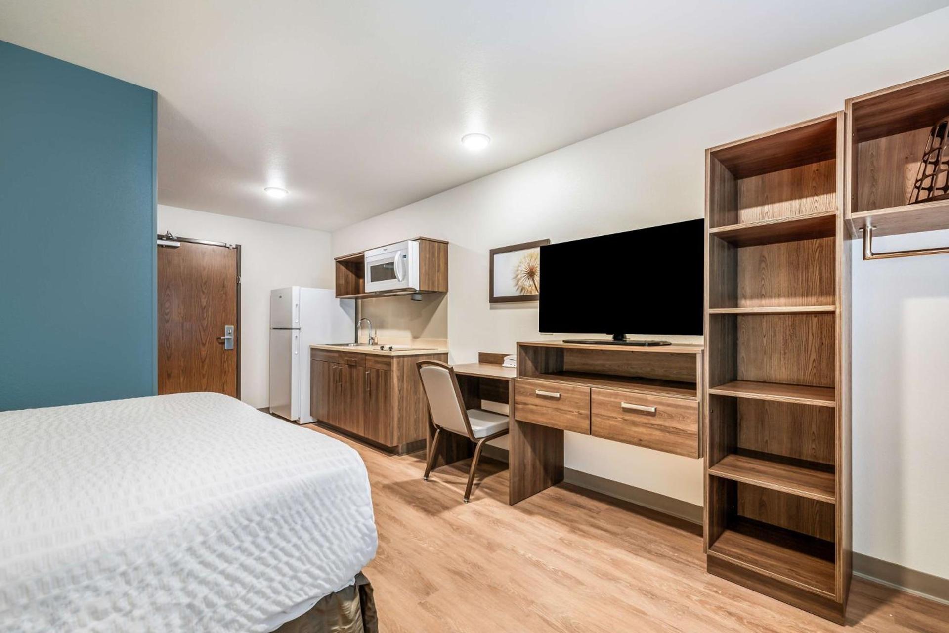 Extended Stay America Select Suites - Orlando - Kissimmee photo 10