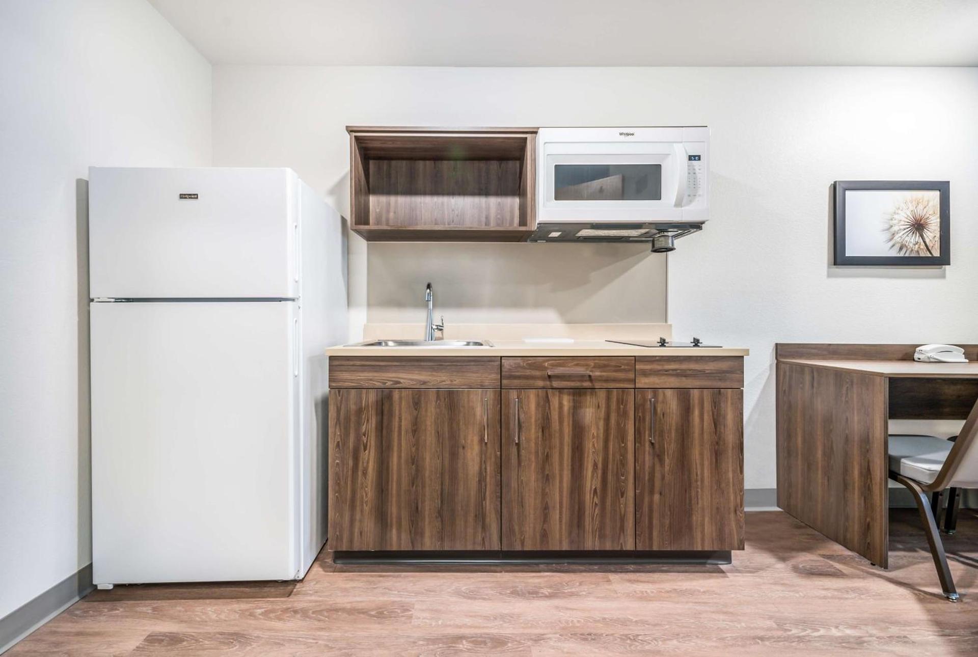 Extended Stay America Select Suites - Orlando - Kissimmee photo 11