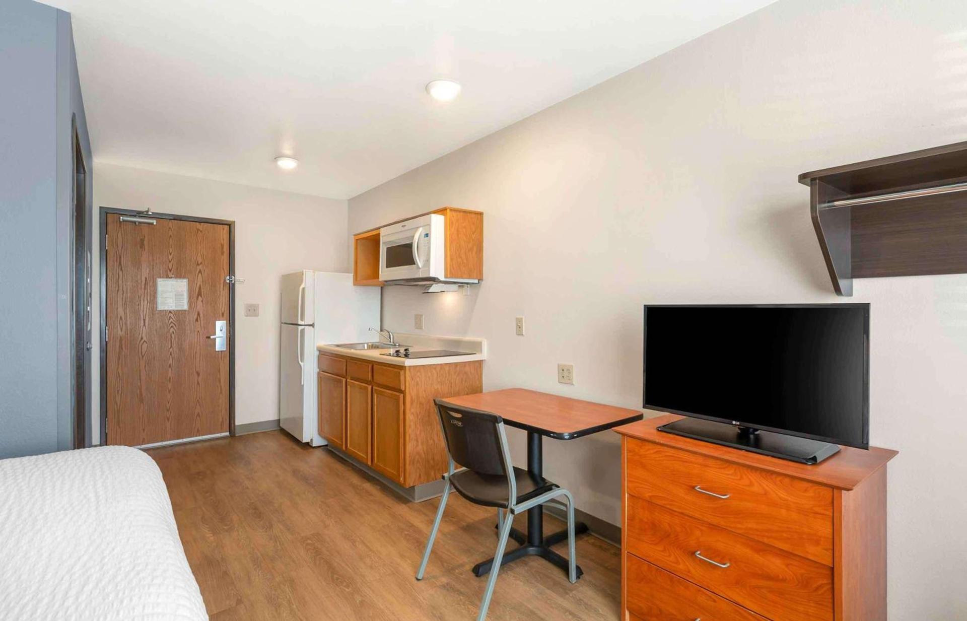 Extended Stay America Select Suites - Cleveland - Avon photo 8