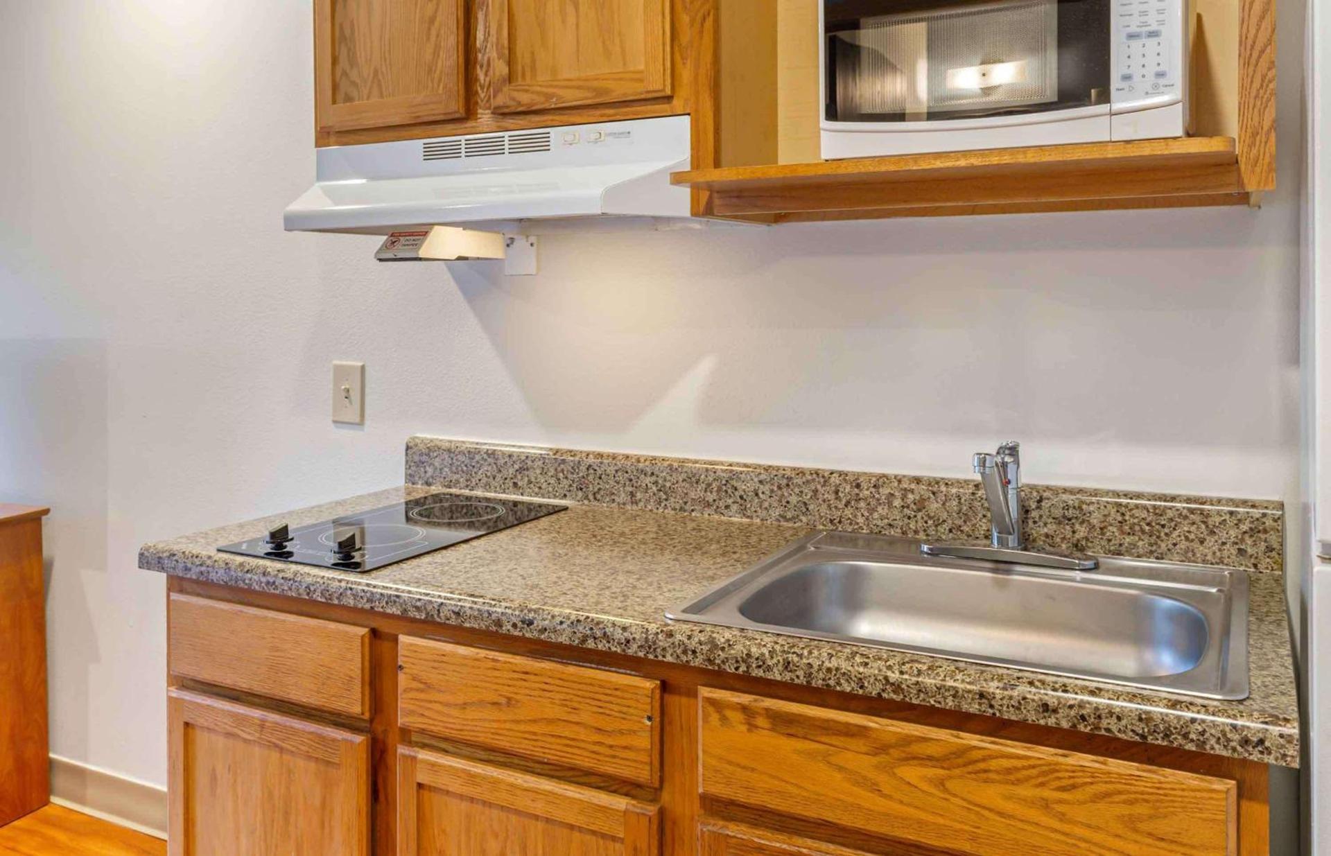 Extended Stay America Select Suites - Fayetteville - West photo 9