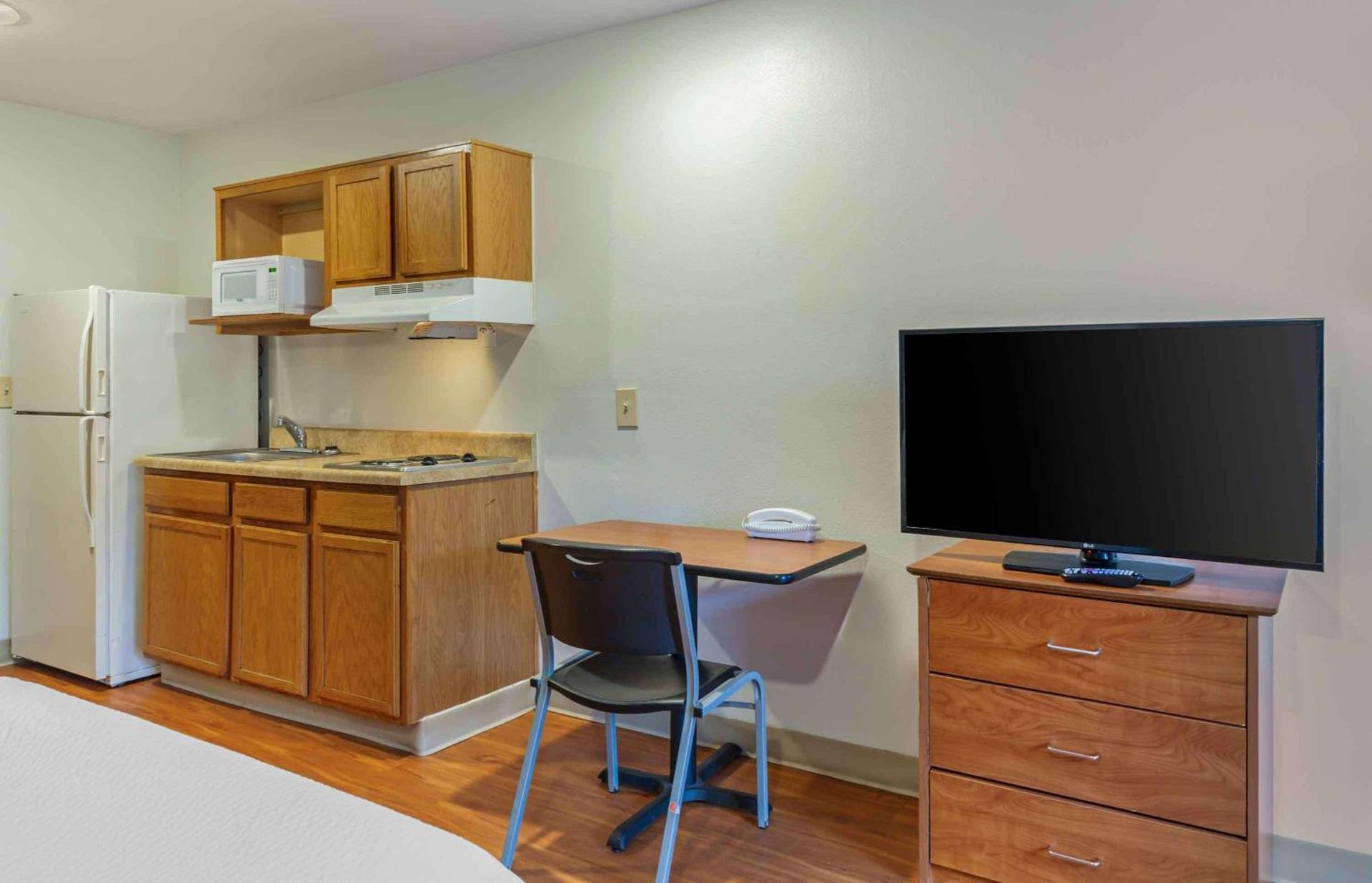 Extended Stay America Select Suites - Fayetteville - West photo 8