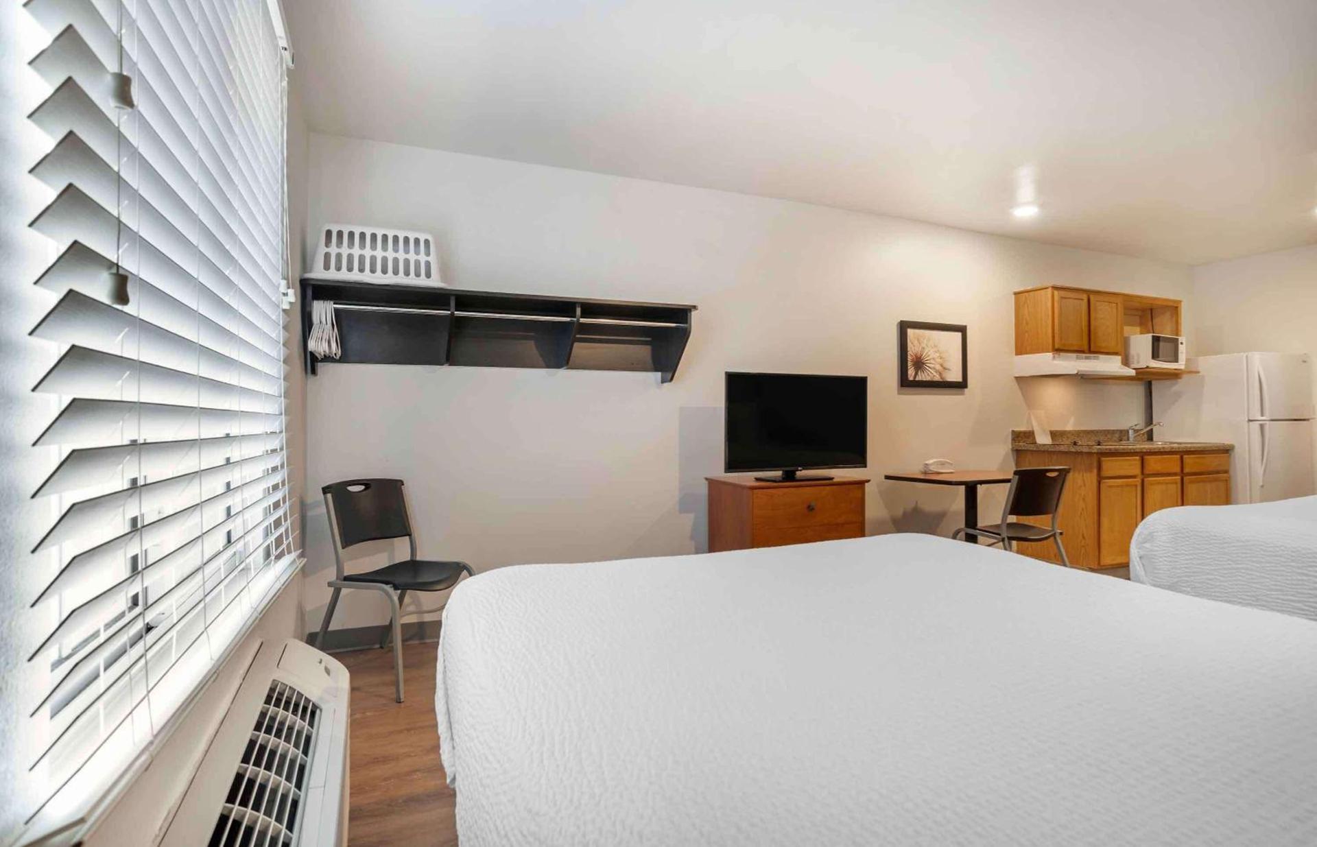 Extended Stay America Select Suites - Pensacola - Northeast photo 12