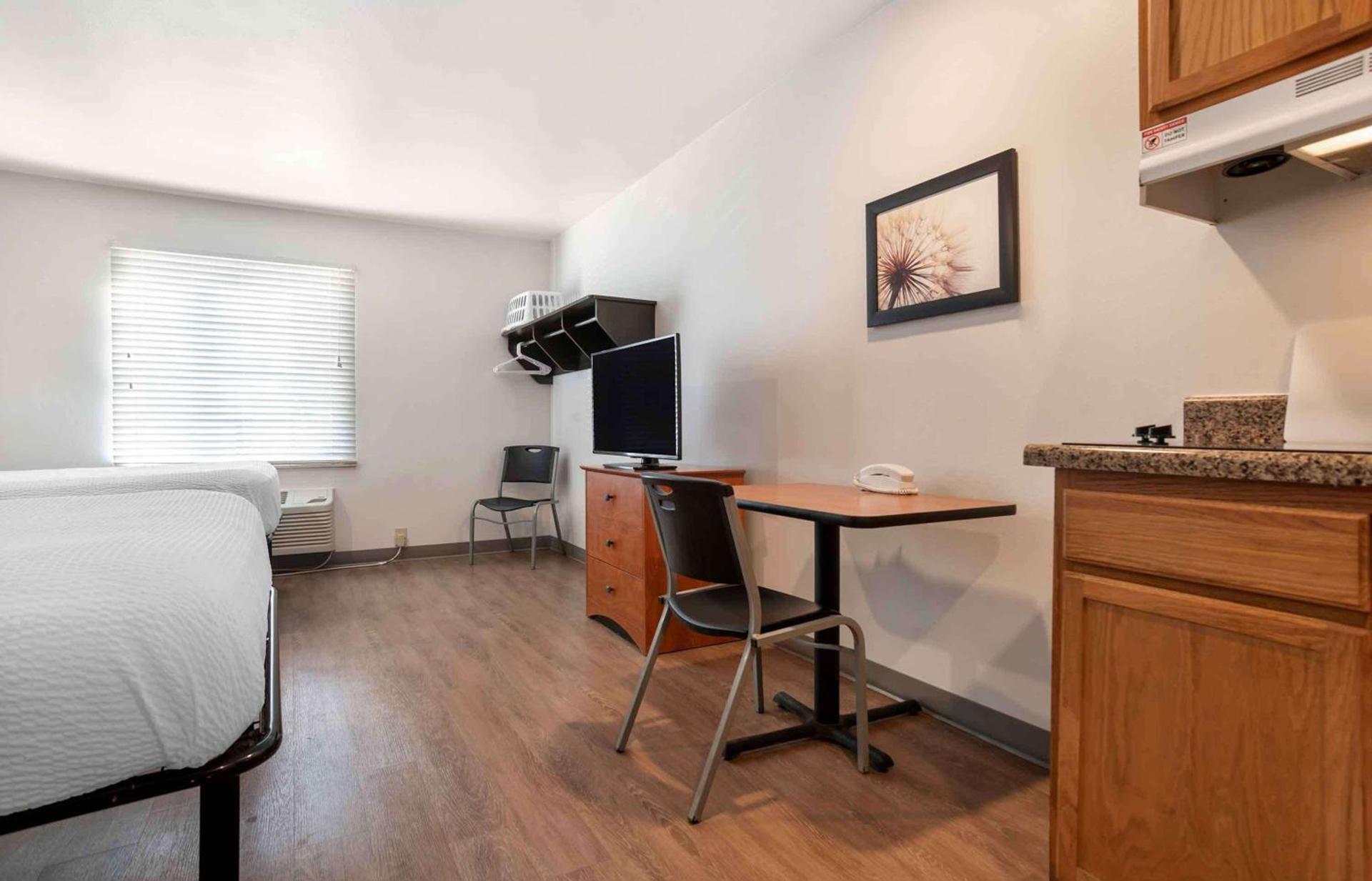 Extended Stay America Select Suites - Pensacola - Northeast photo 13