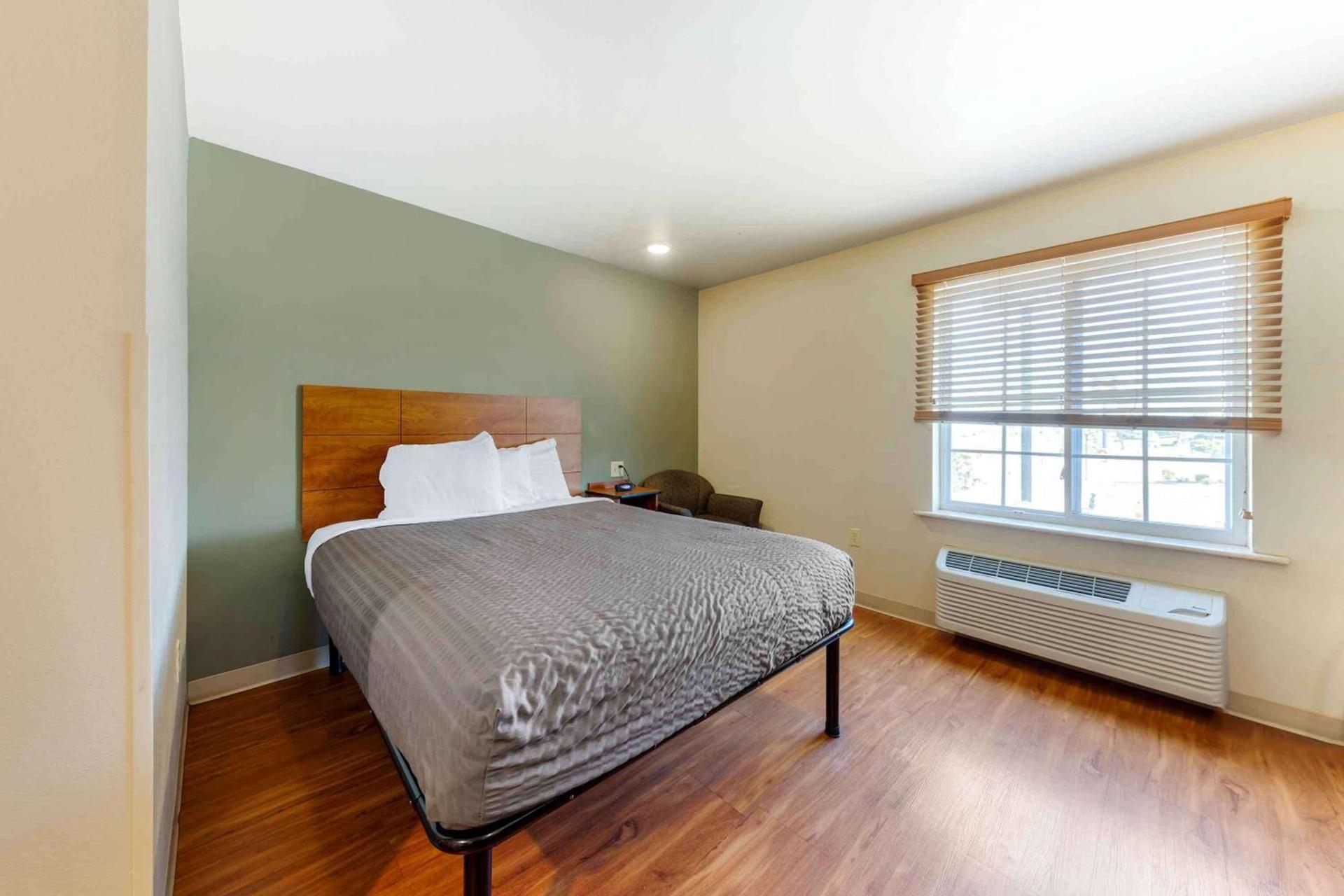 Extended Stay America Select Suites - Oklahoma City - West photo 4