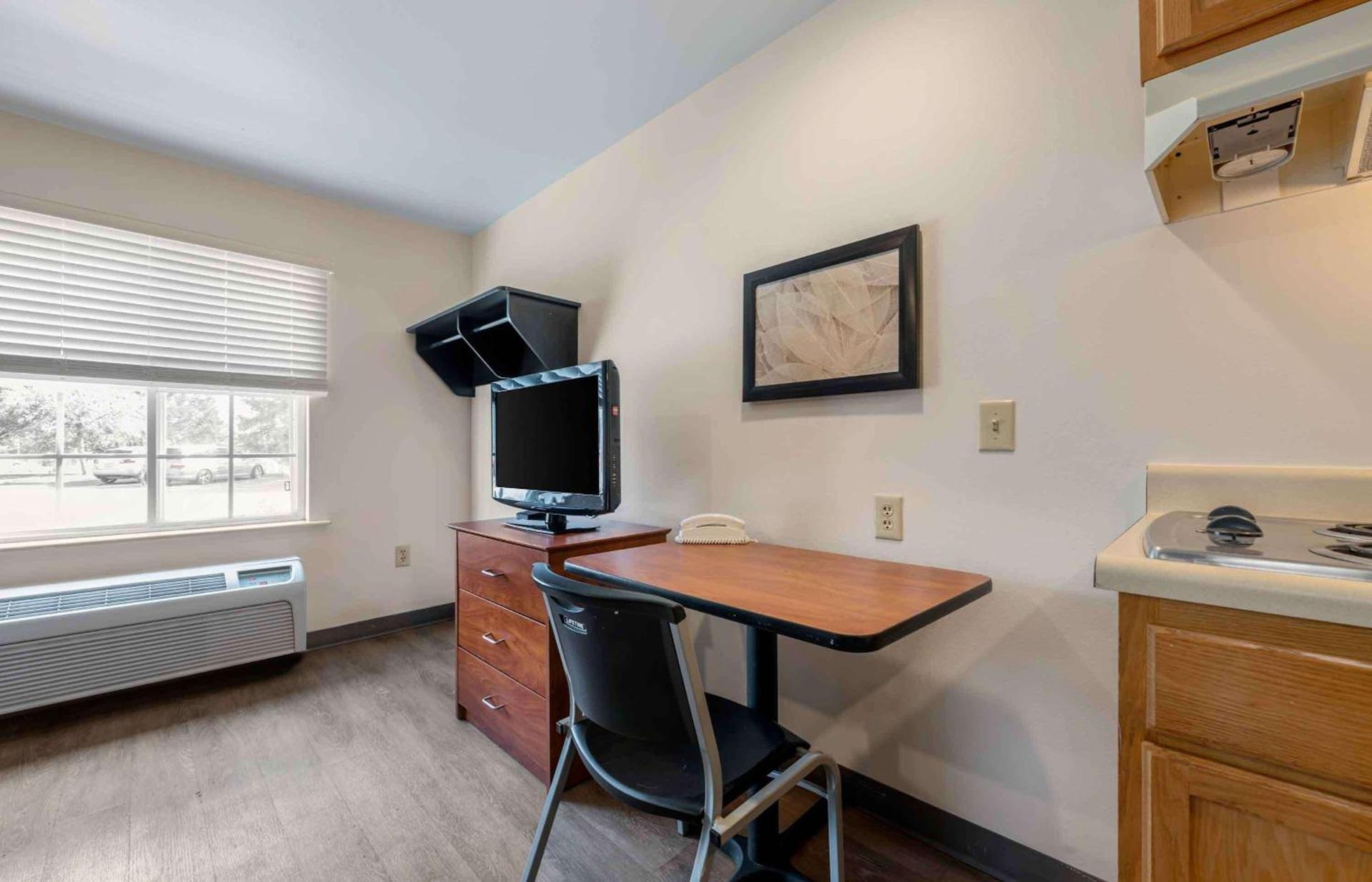 Extended Stay America Select Suites - Orlando - East photo 6