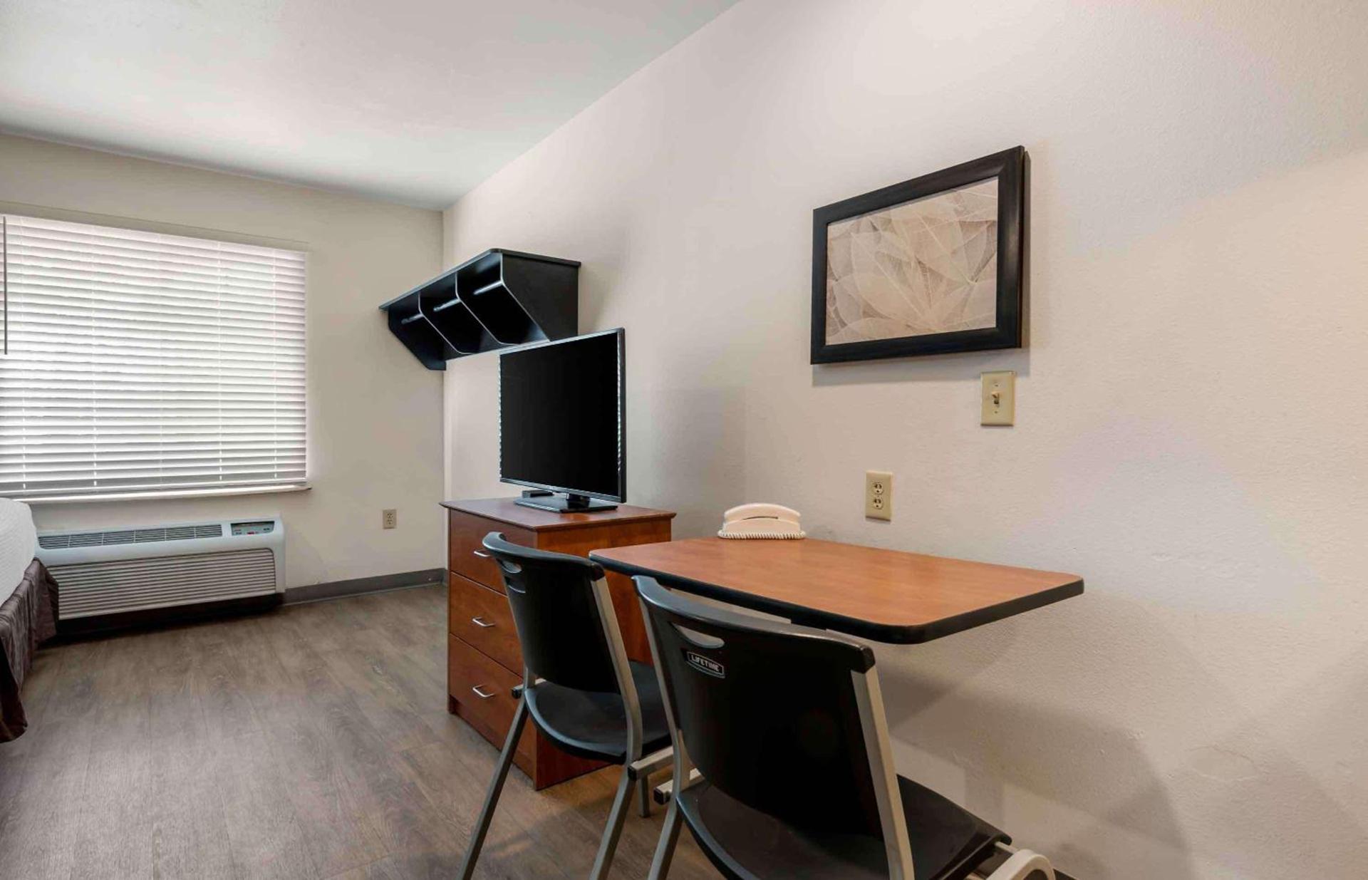 Extended Stay America Select Suites - Orlando - East photo 10