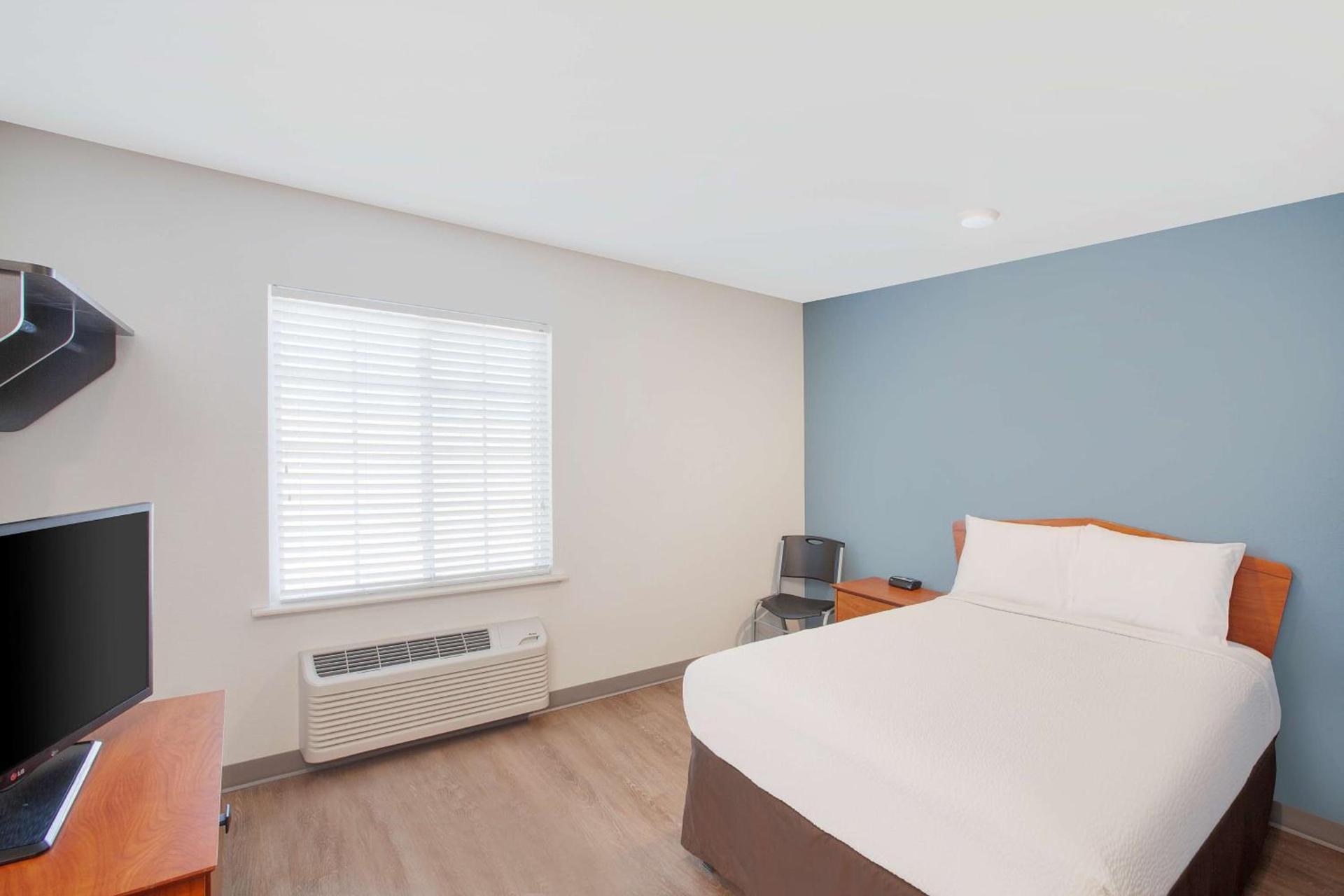 WoodSpring Suites Springdale photo 9