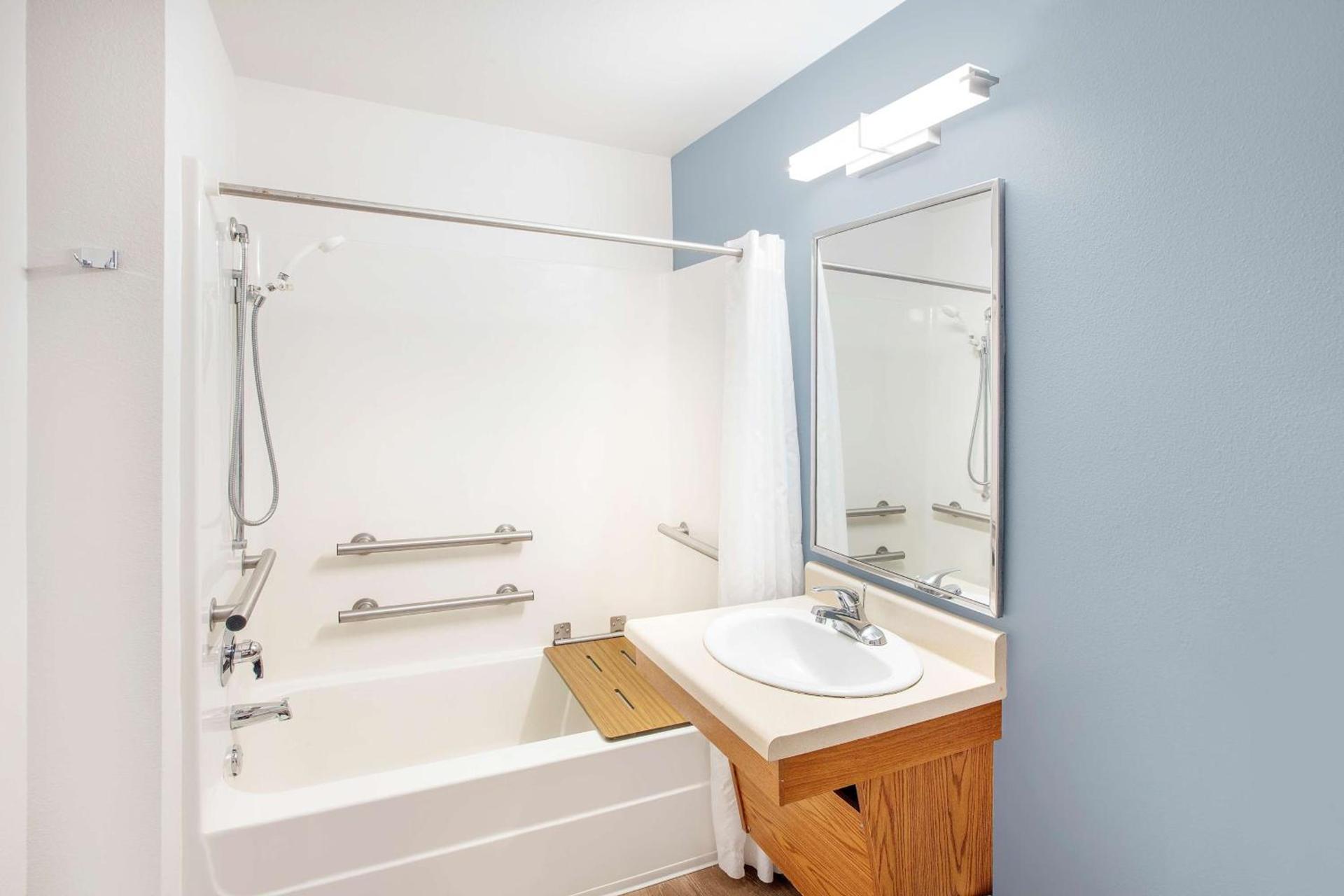 WoodSpring Suites Springdale photo 23