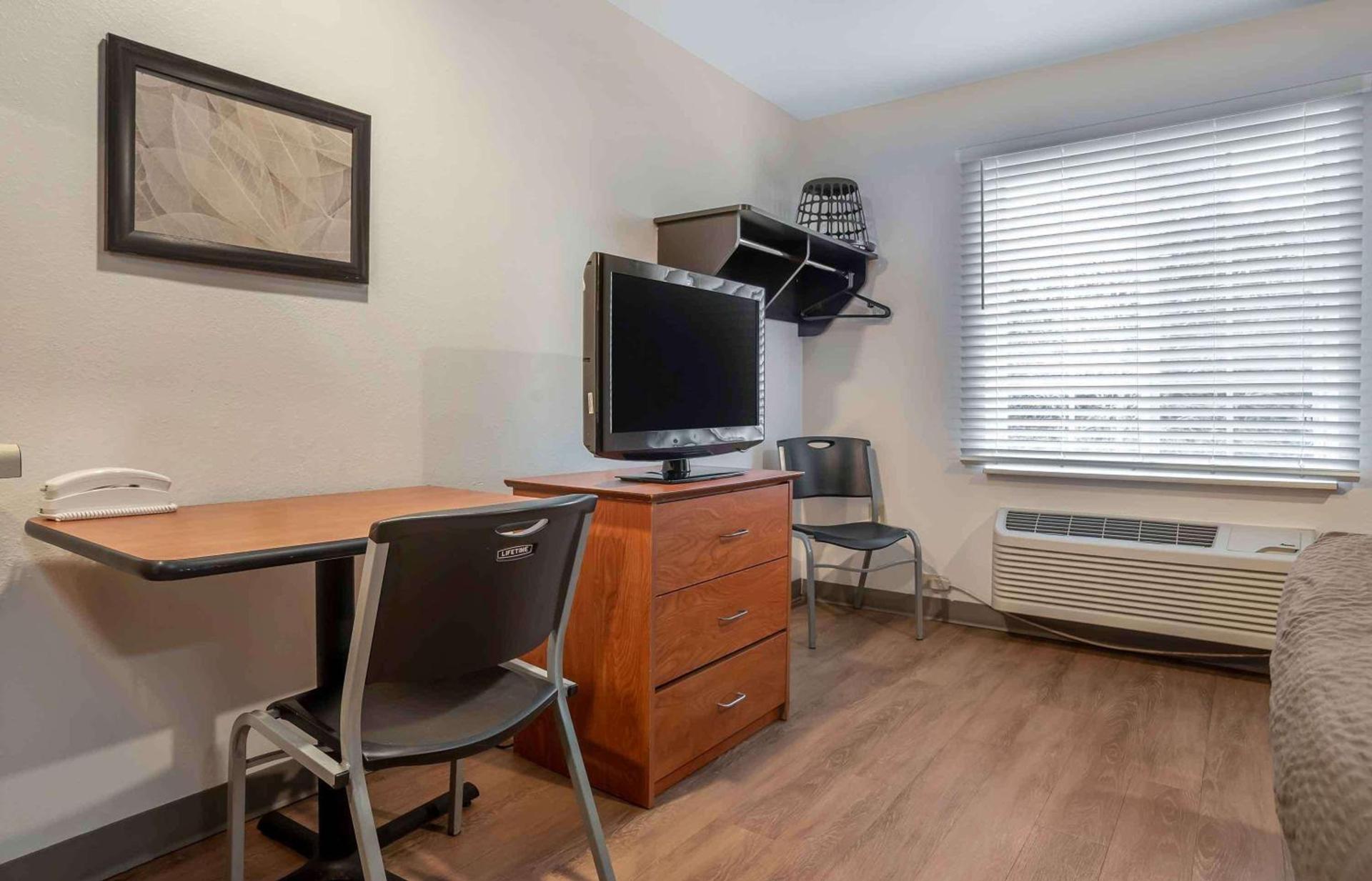 Extended Stay America Select Suites - Tallahassee - East photo 13