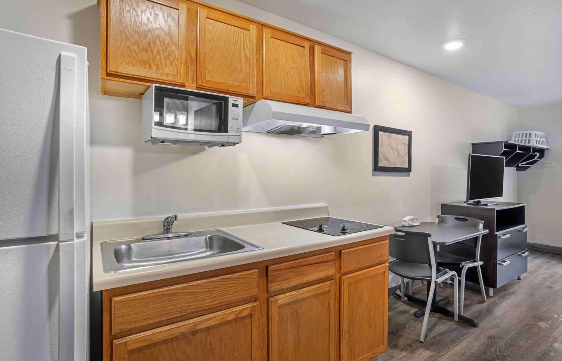 Extended Stay America Select Suites - Tallahassee - East photo 19