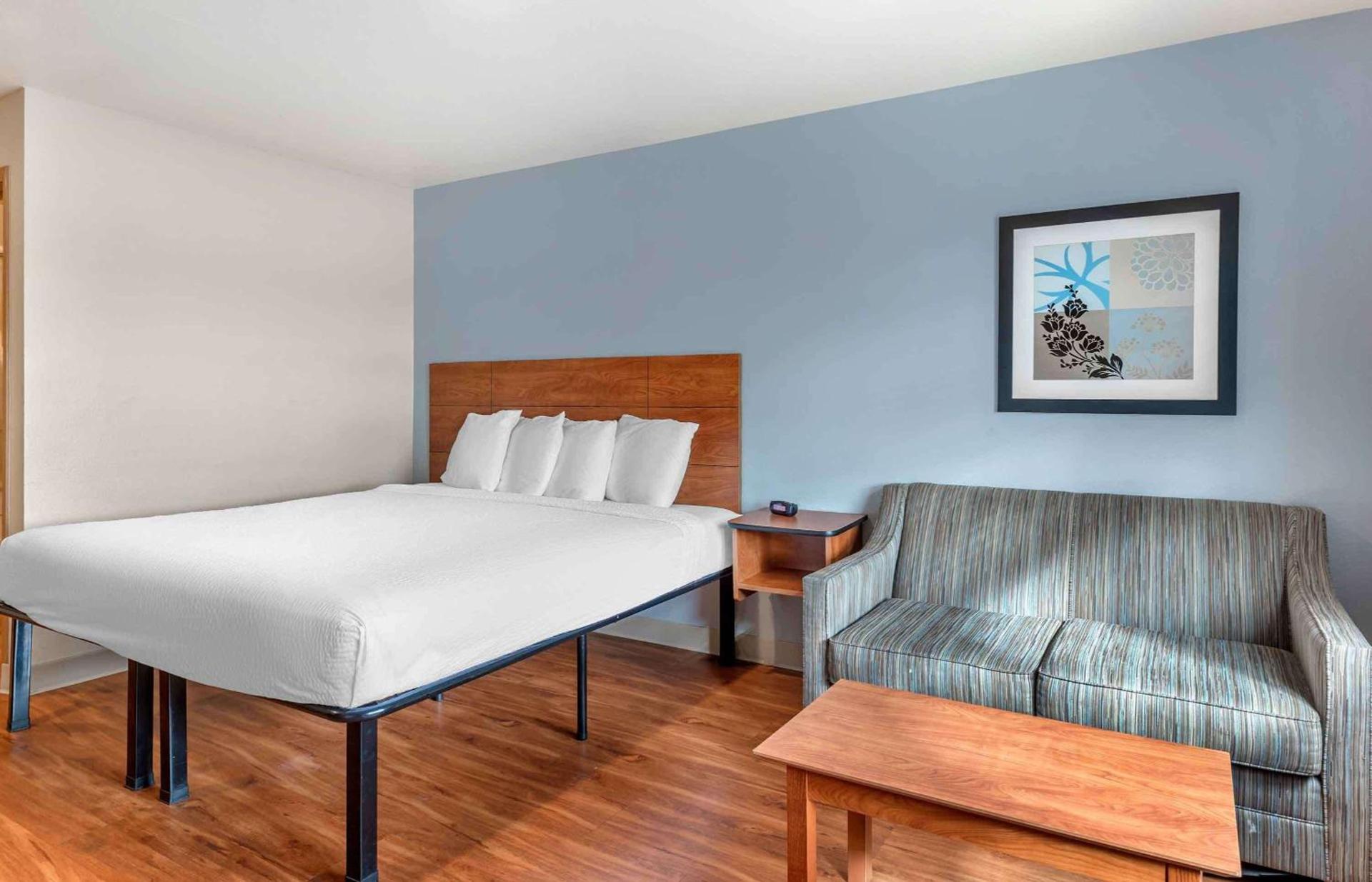 Extended Stay America Select Suites - Wichita - Airport photo 21
