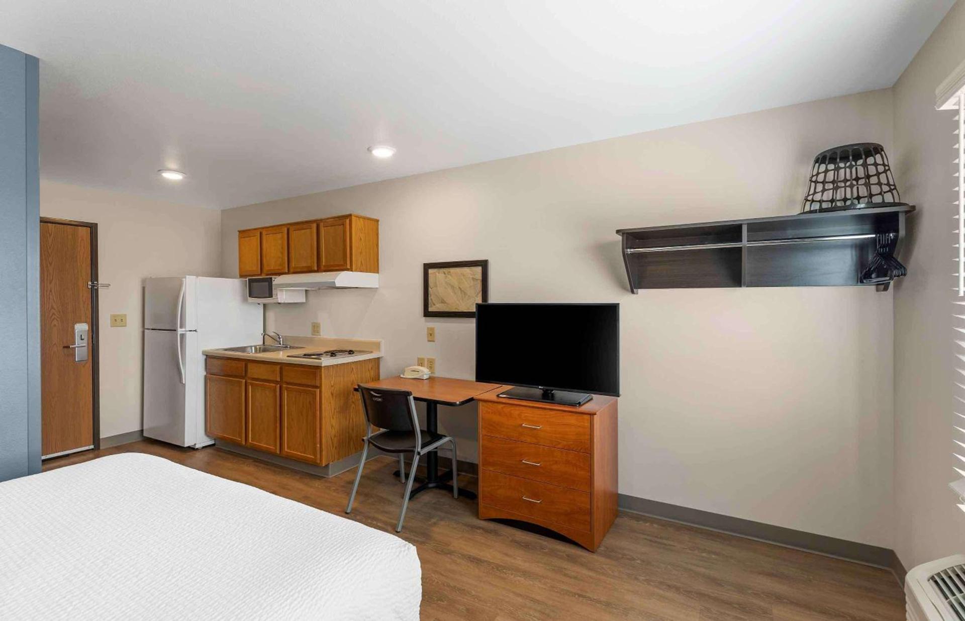 Extended Stay America Select Suites - Firestone photo 7