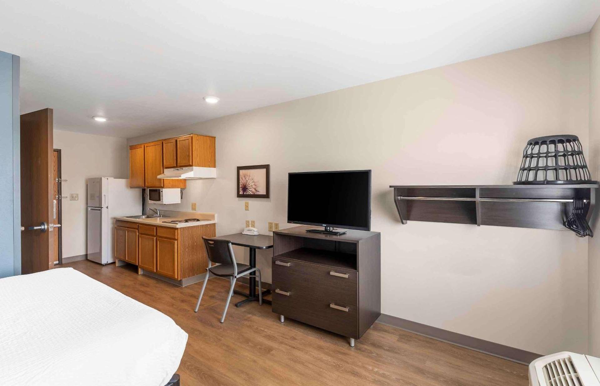 Extended Stay America Select Suites - Firestone photo 17