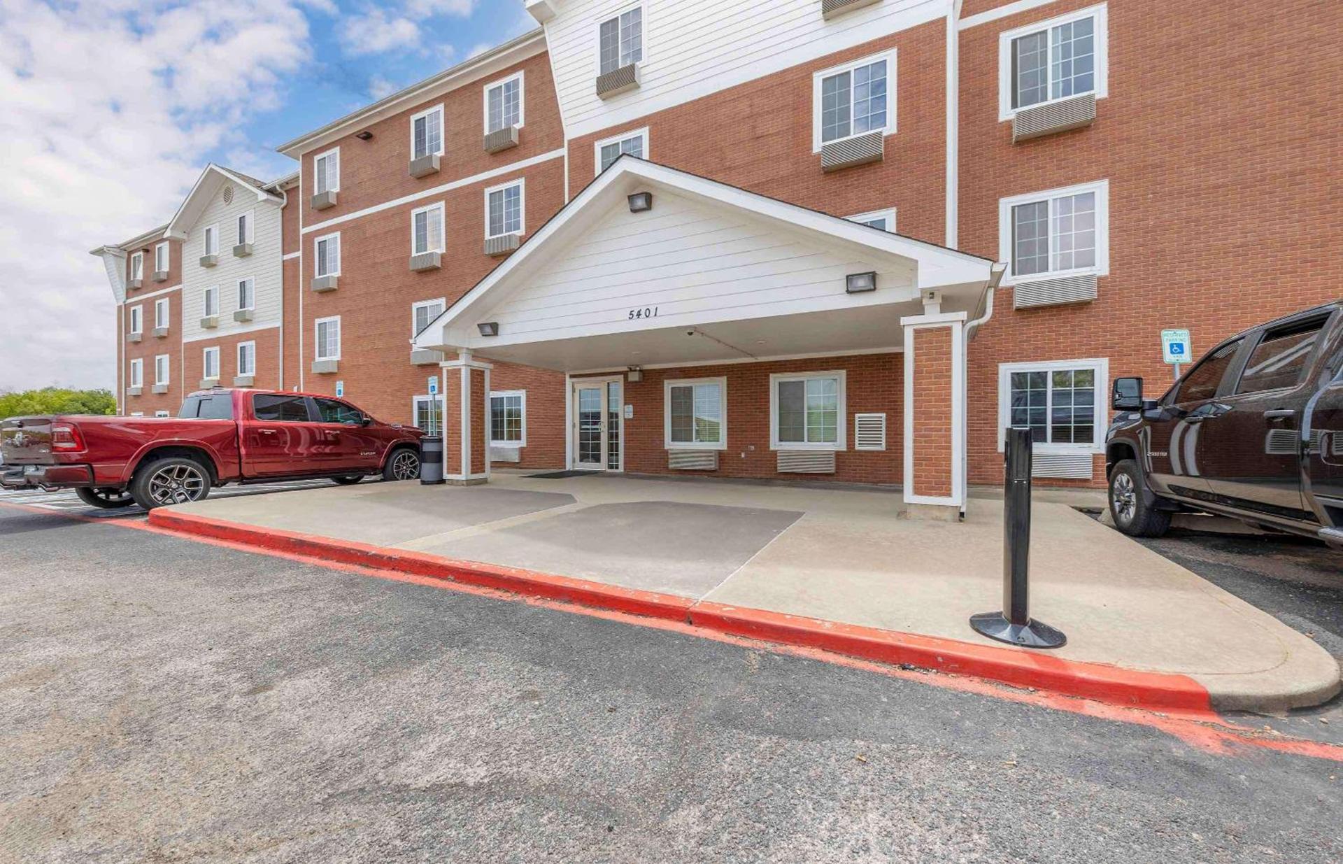 Studio 6 Extended Stay Oklahoma City Norman OK photo 3