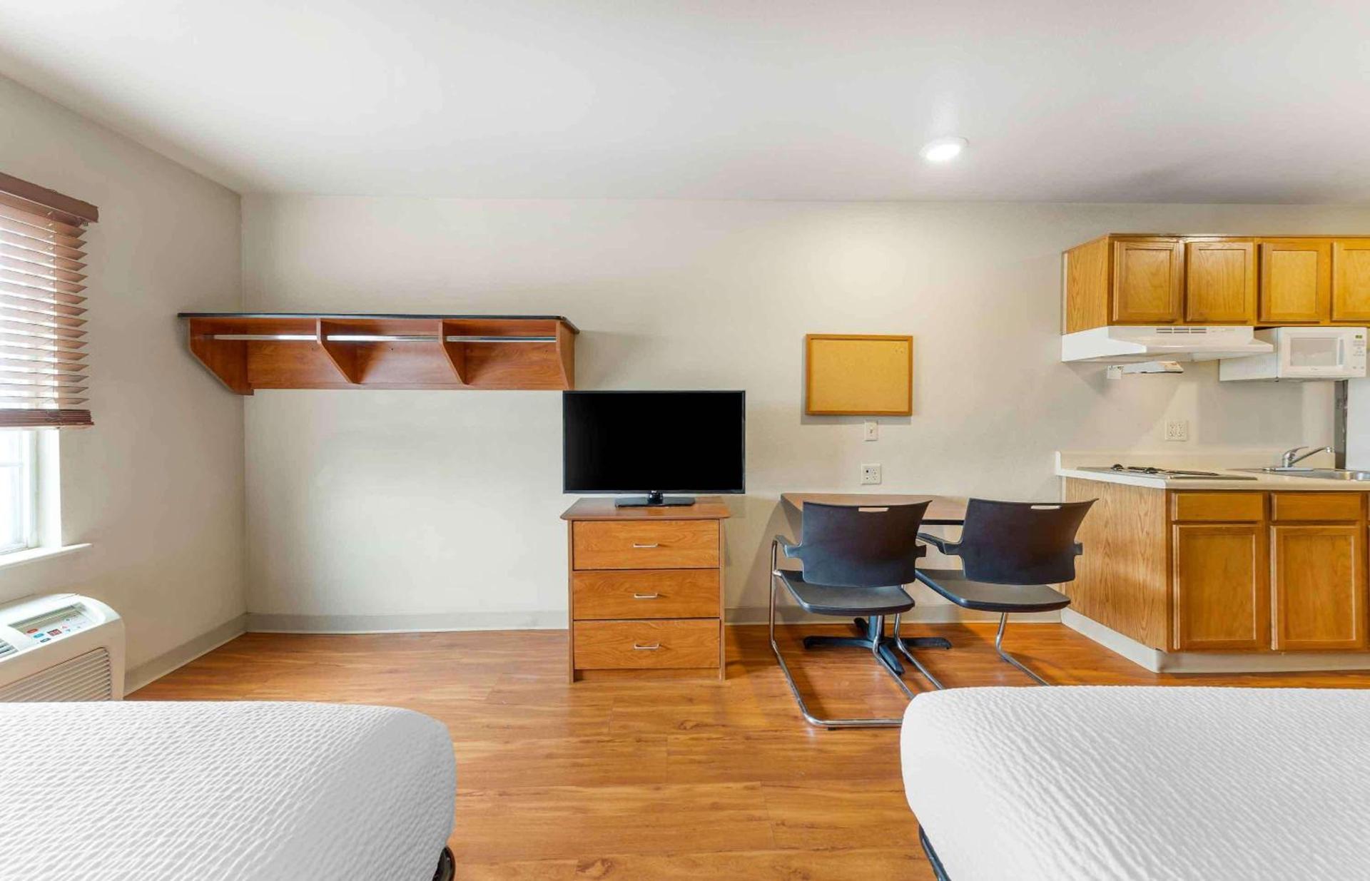 Studio 6 Extended Stay Oklahoma City Norman OK photo 7
