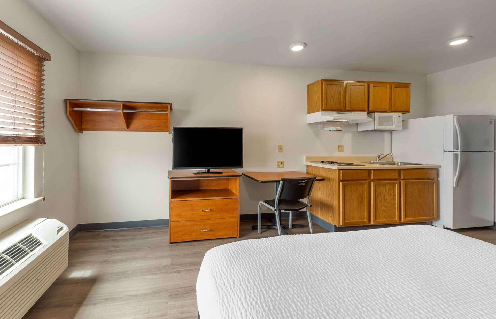 Studio 6 Extended Stay Oklahoma City Norman OK photo 11